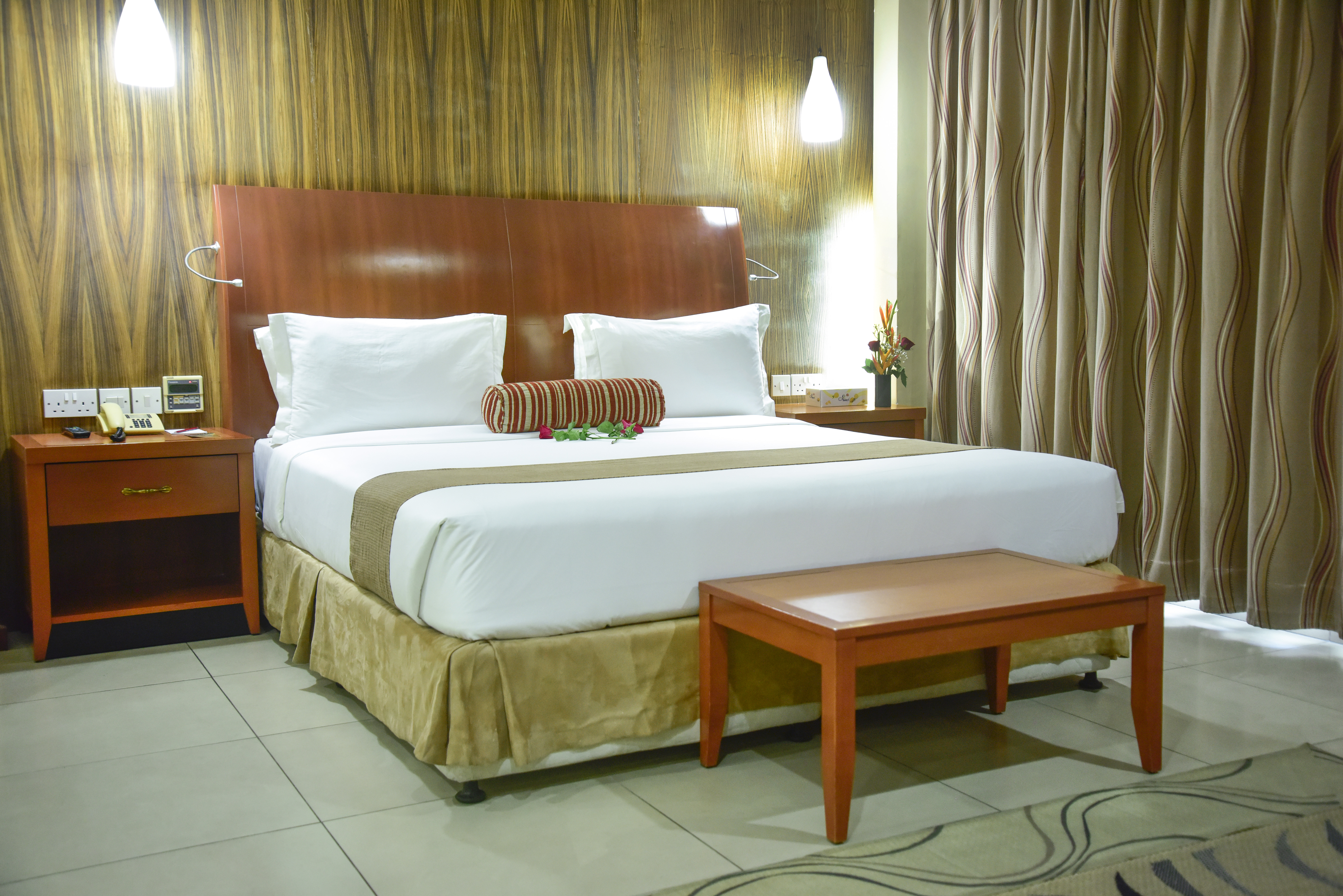 Double Deluxe One Bed