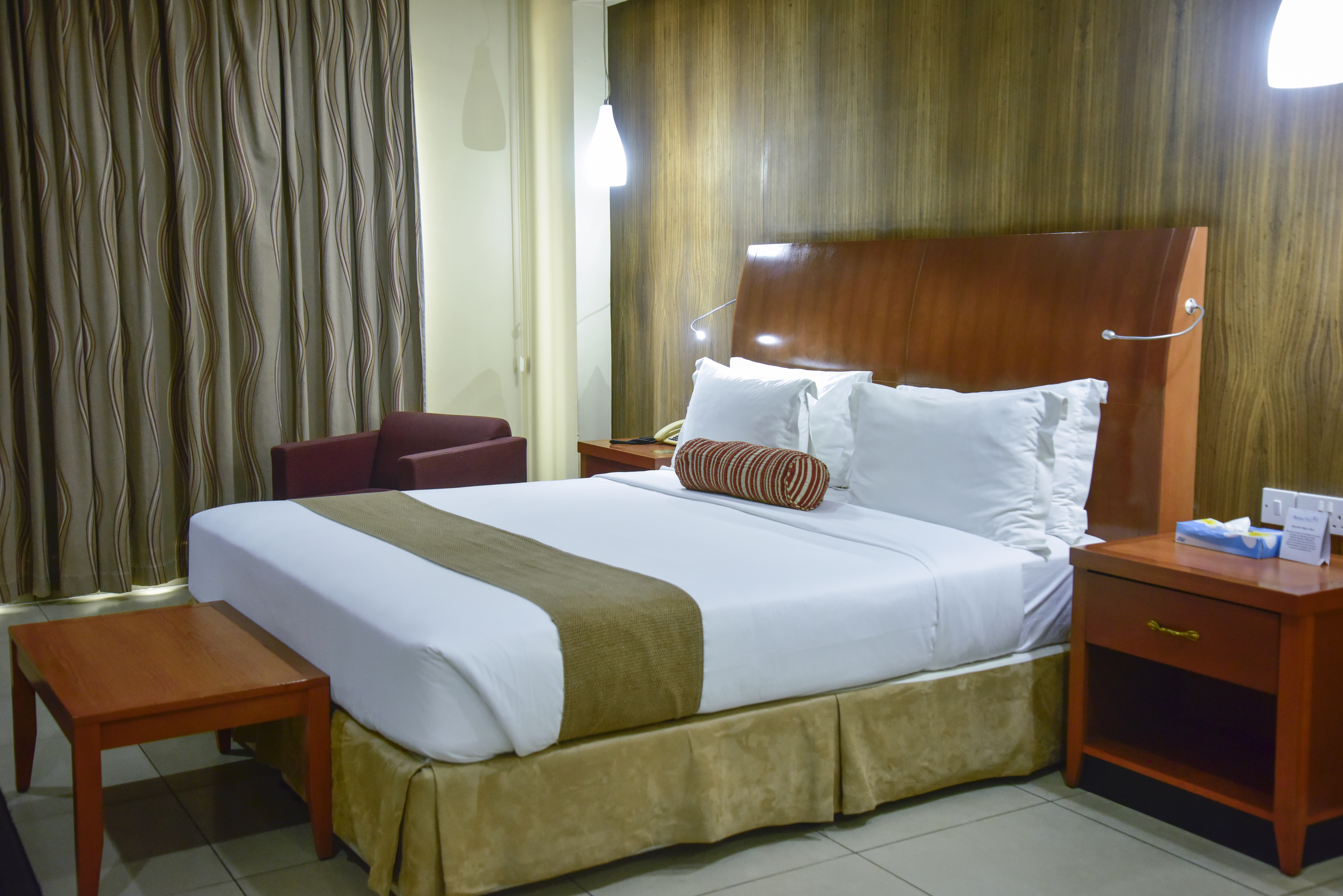 Double Deluxe One Bed