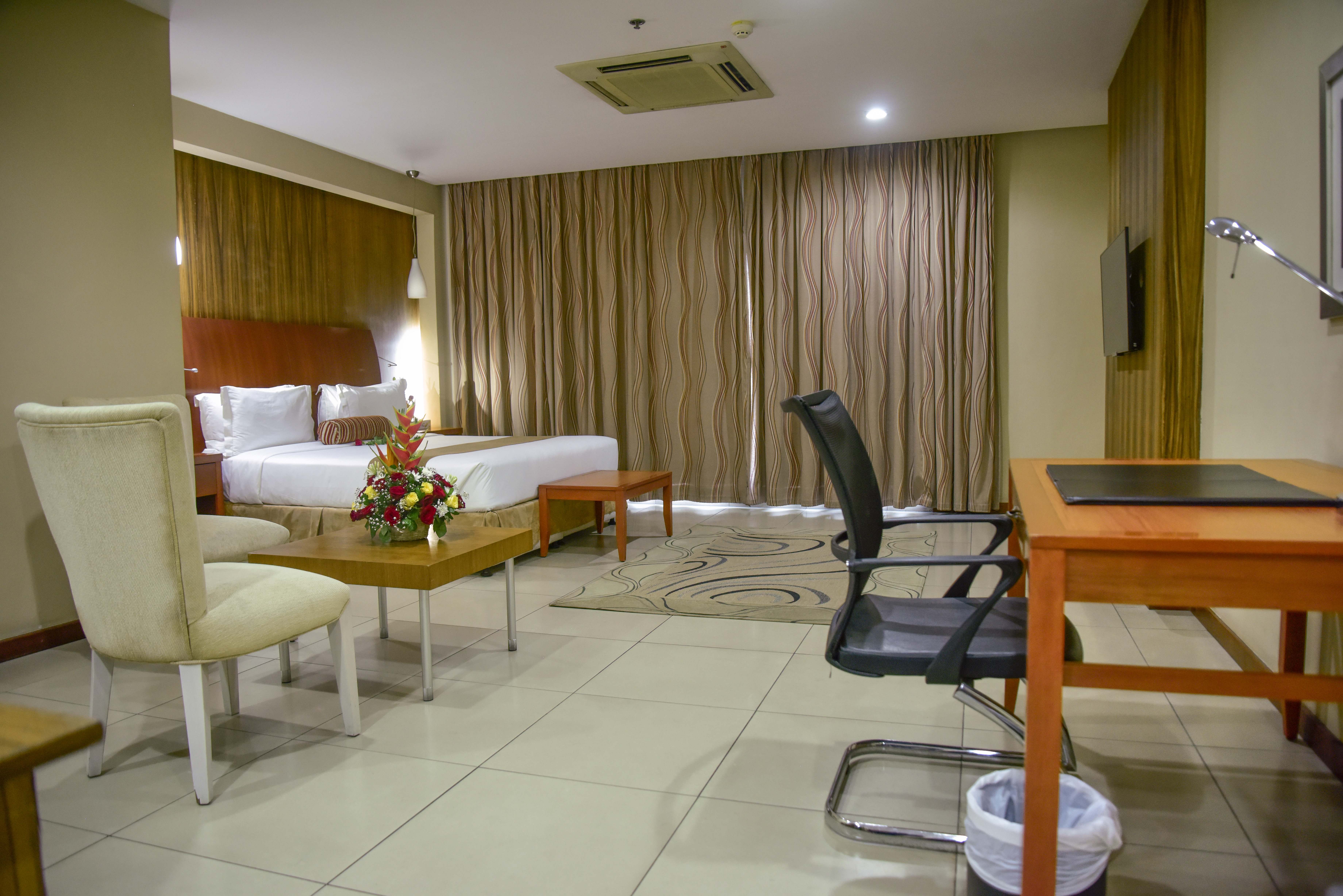 Double Deluxe One Bed