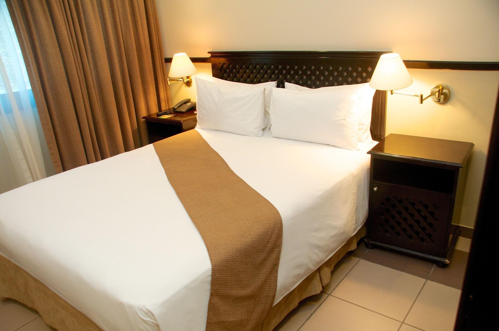 Family Room Two Queen Beds