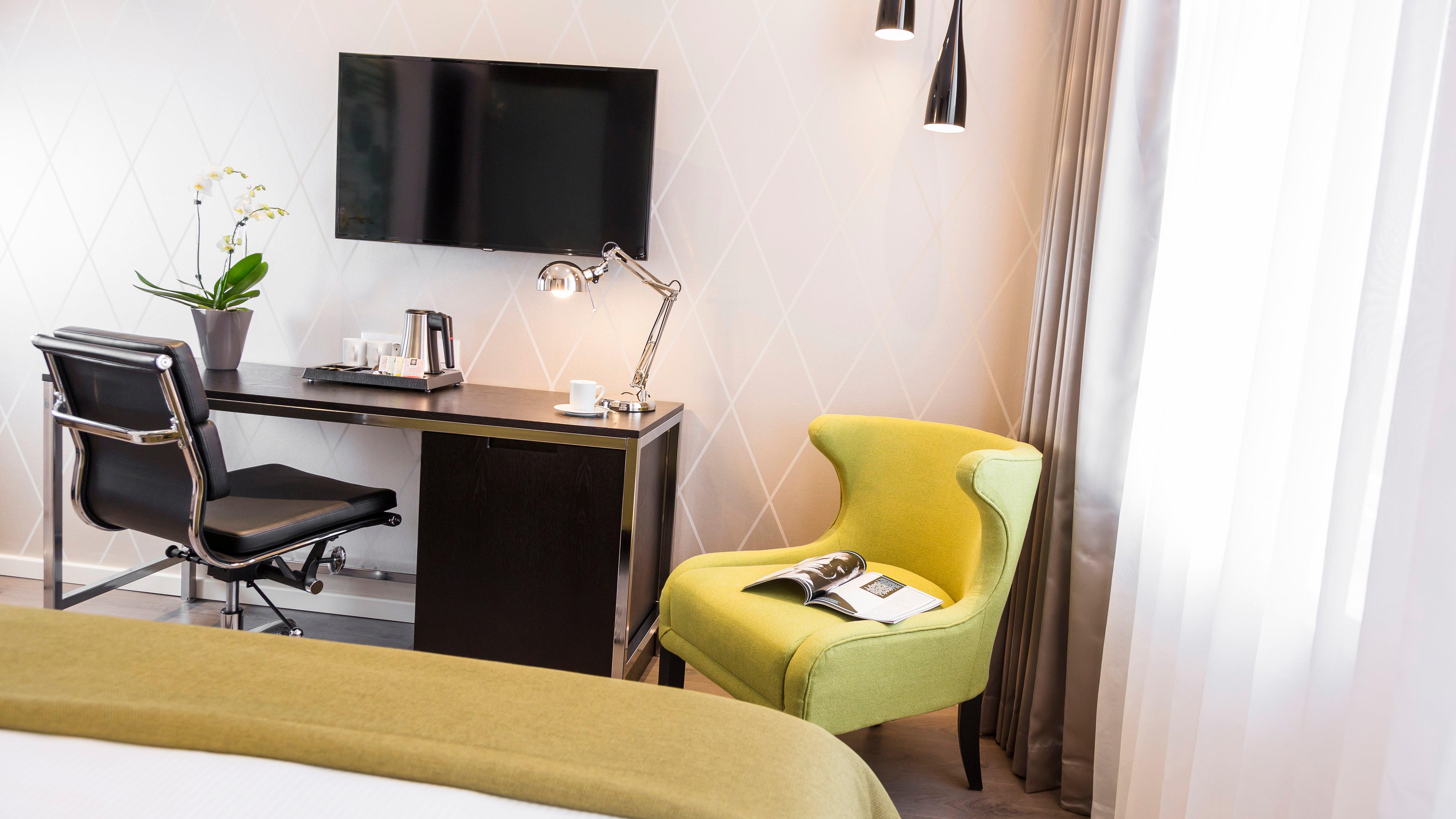 Double Queen Size Bed