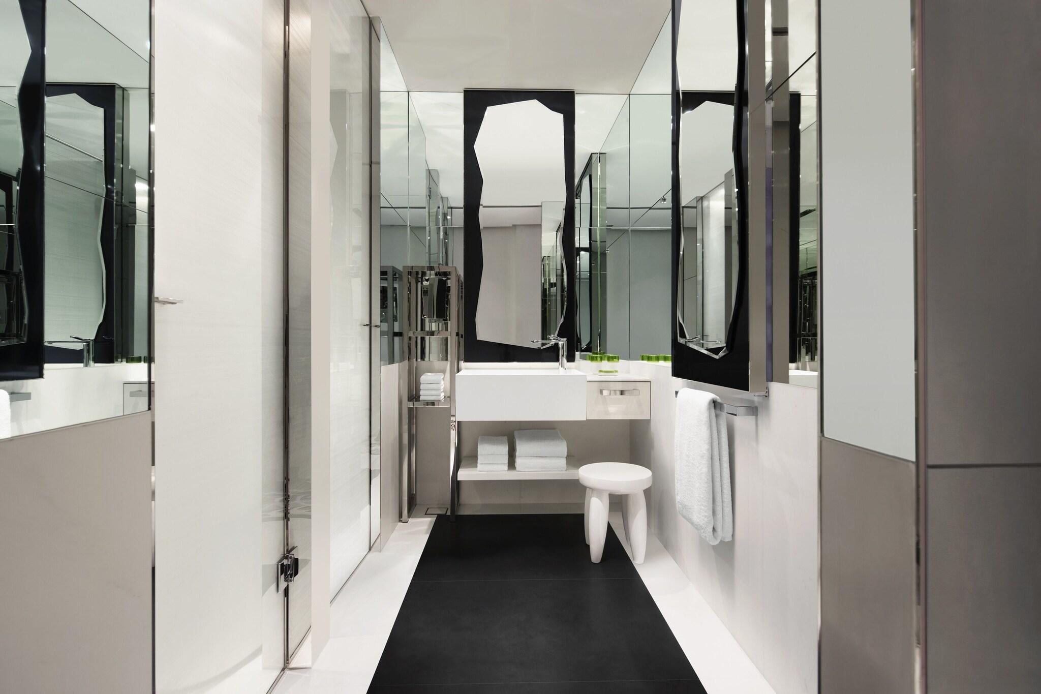 Studio King Size Bed