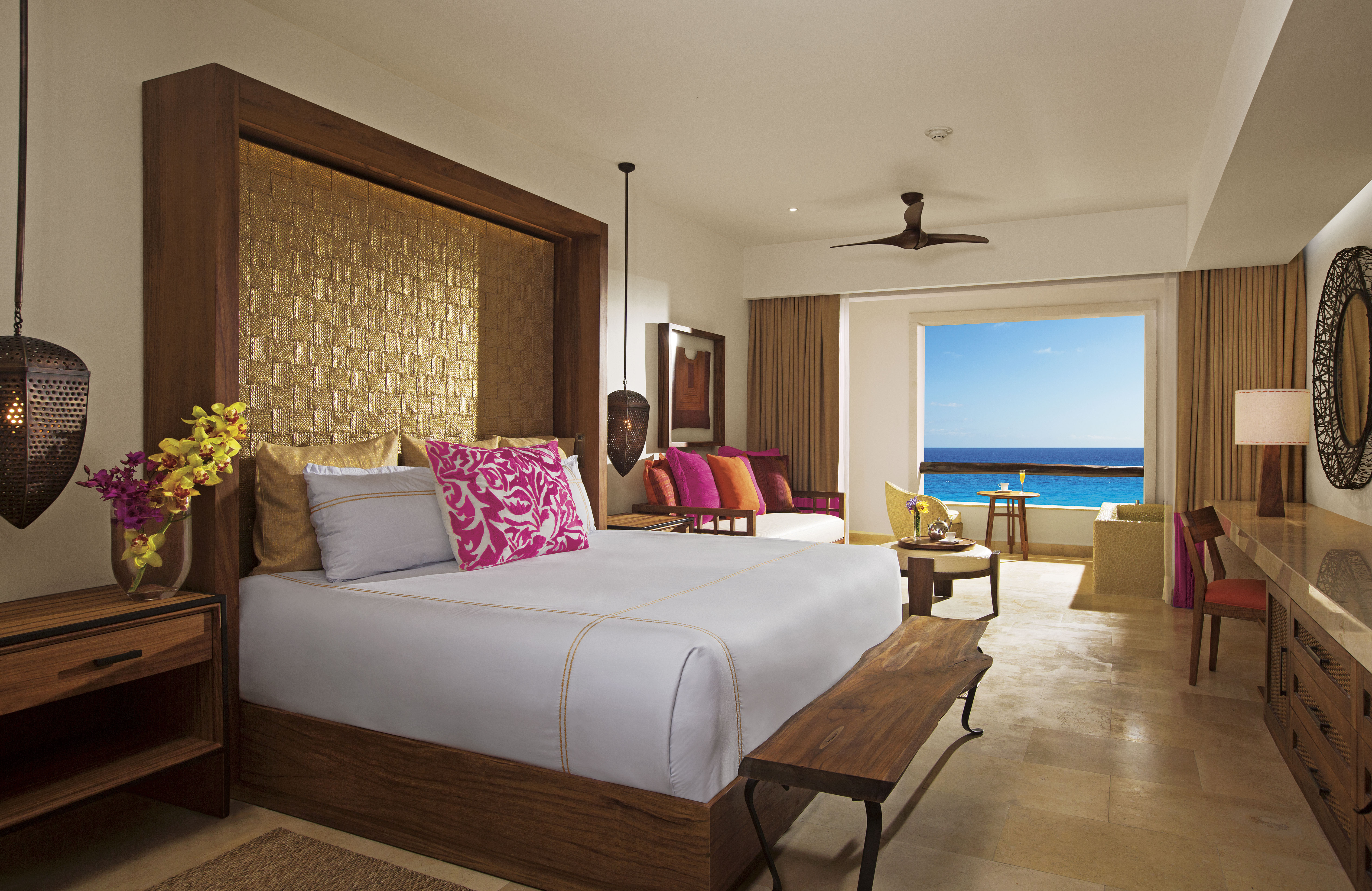 Junior Suite Club Ocean Front