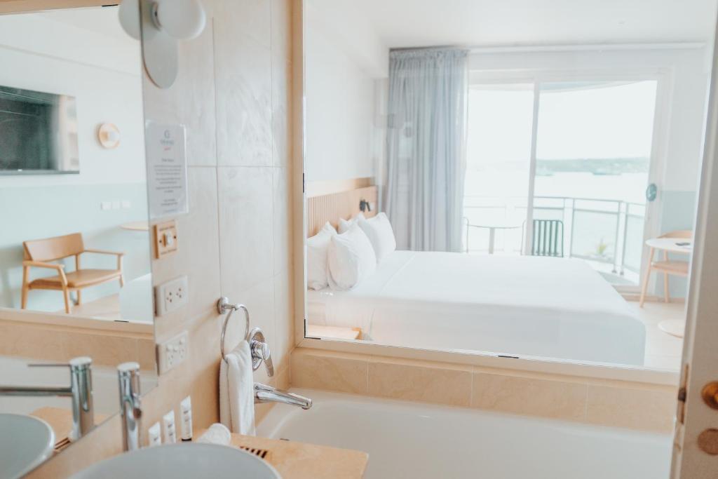 Double or Twin Harbour View