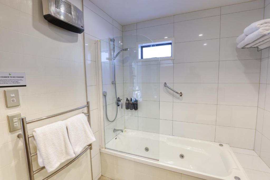 Room Two Bedrooms One Bathroom