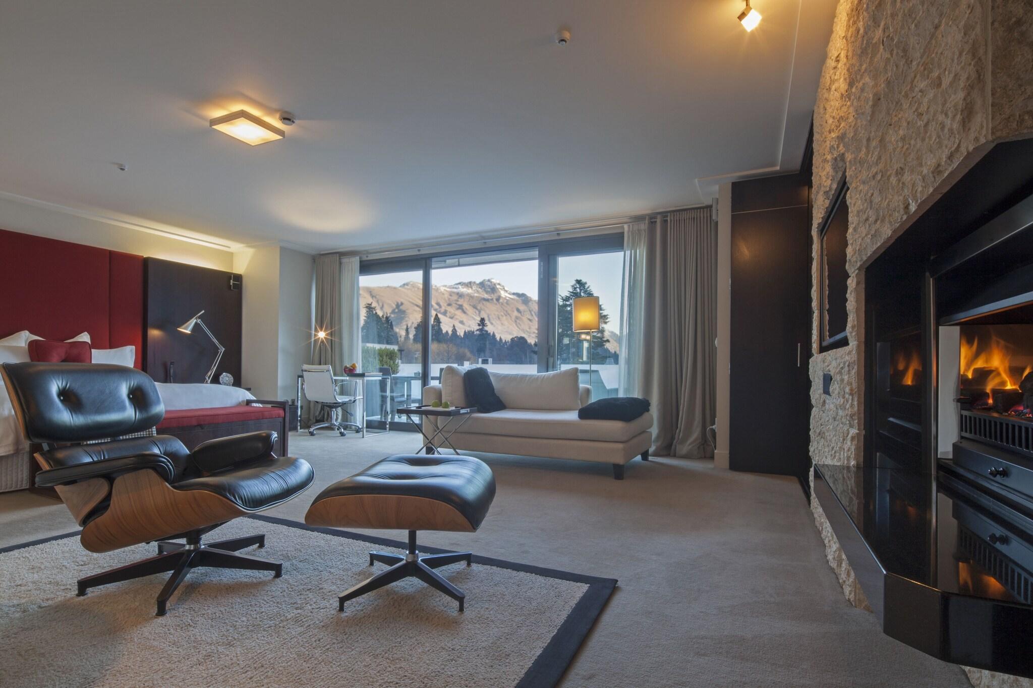 Suite Deluxe King Bed