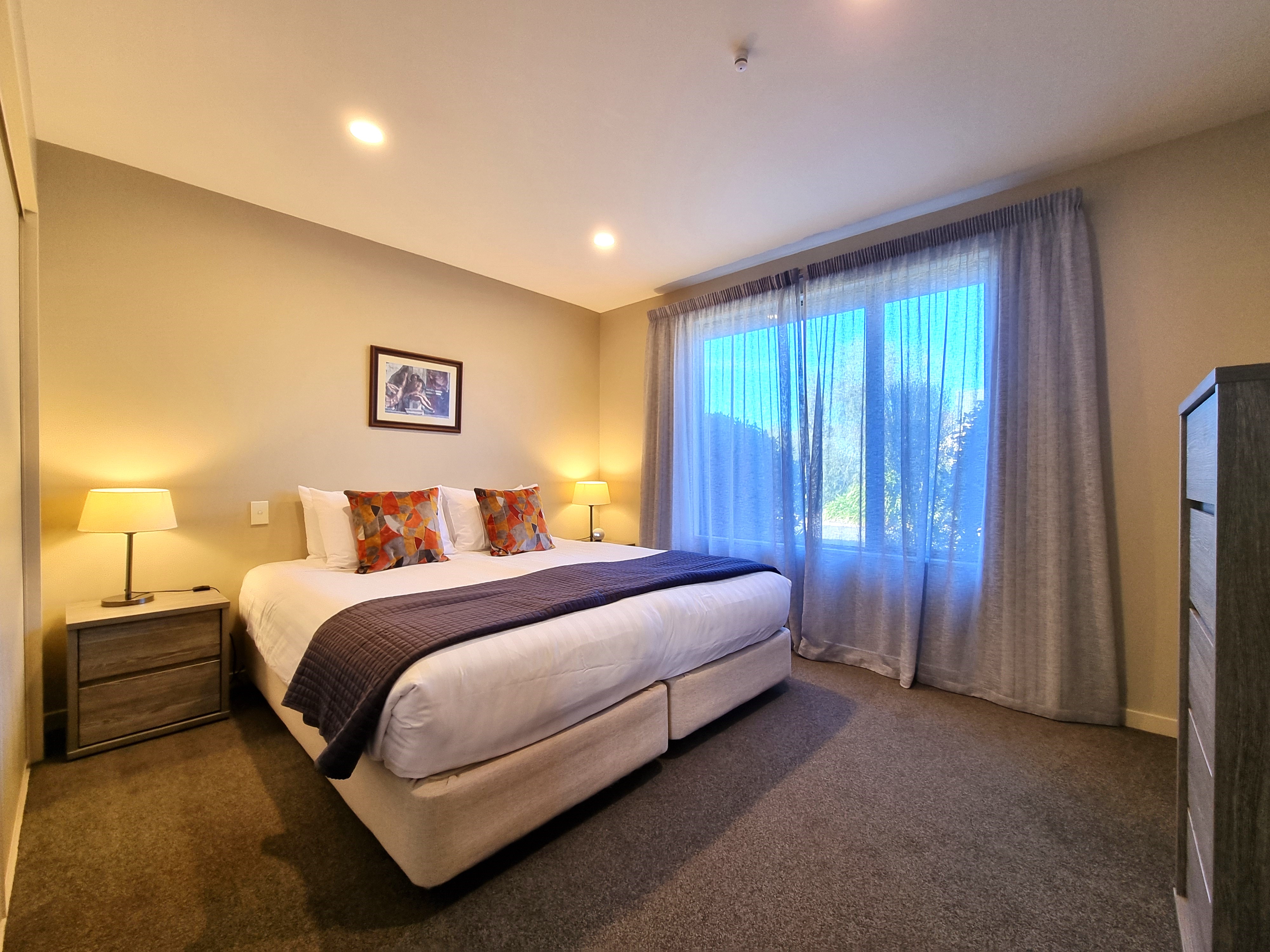 Lodge Three Bedrooms Two Bathrooms