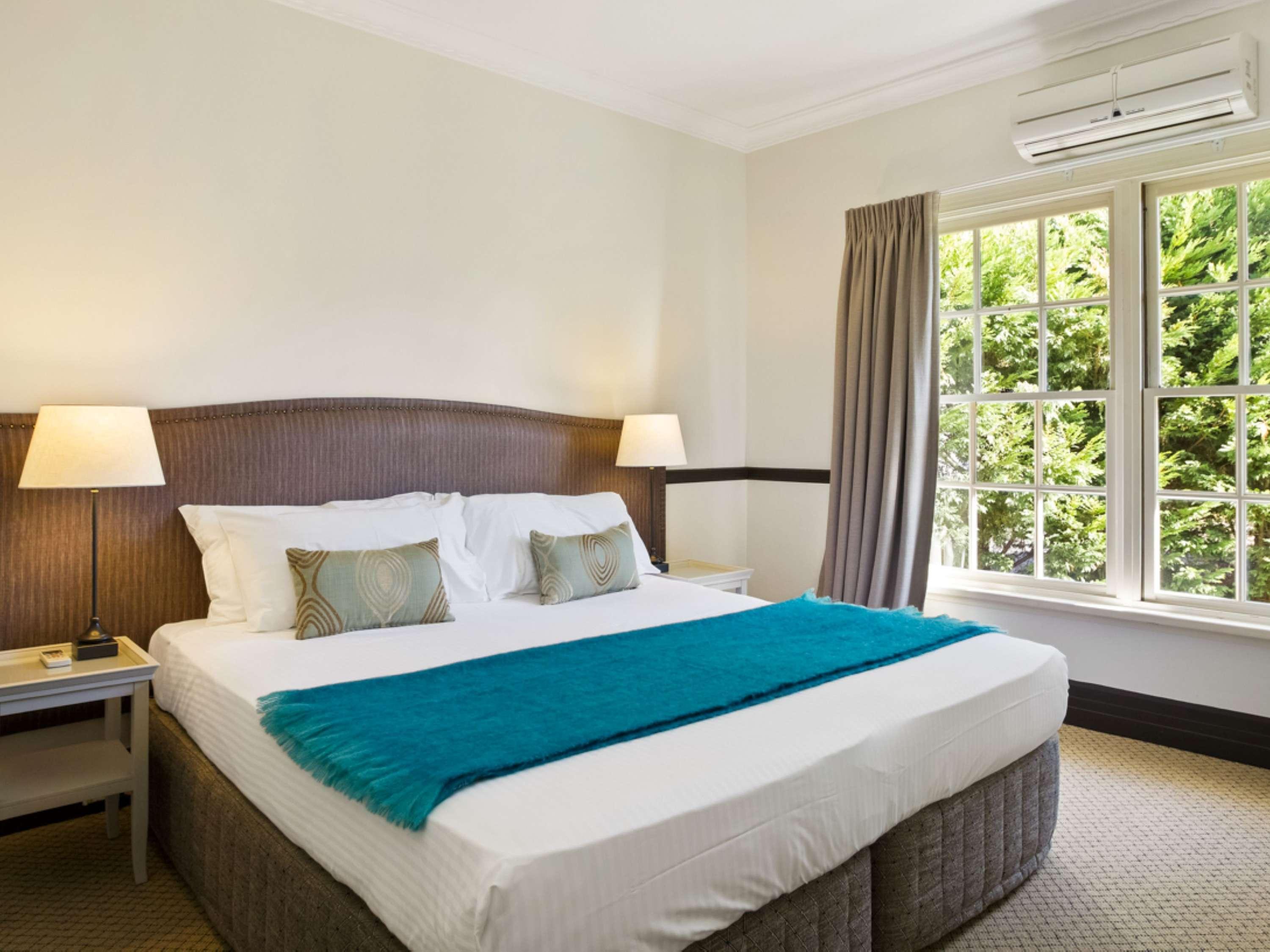 Family Room Queen Size Bed