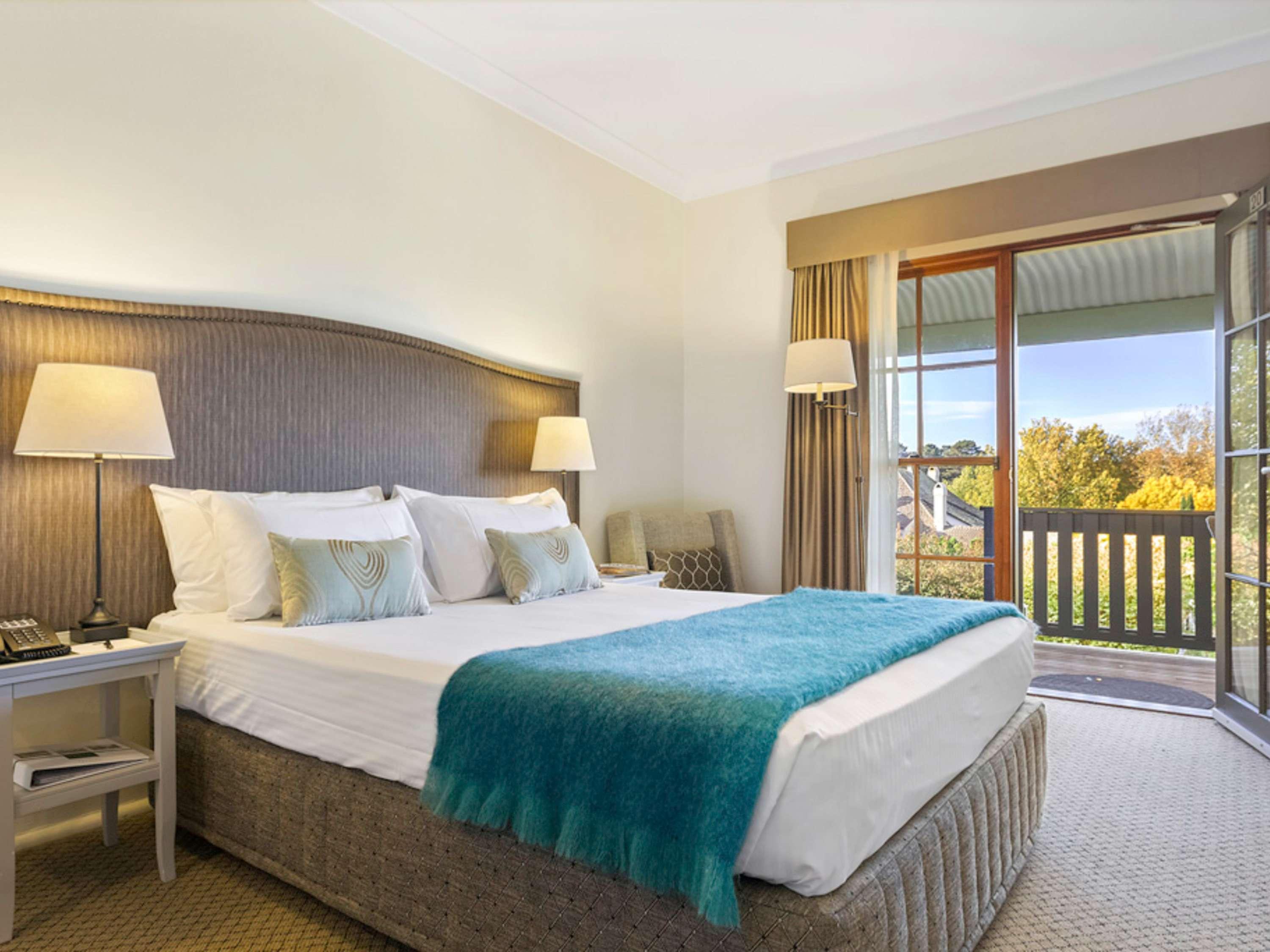 Family Room Queen Size Bed