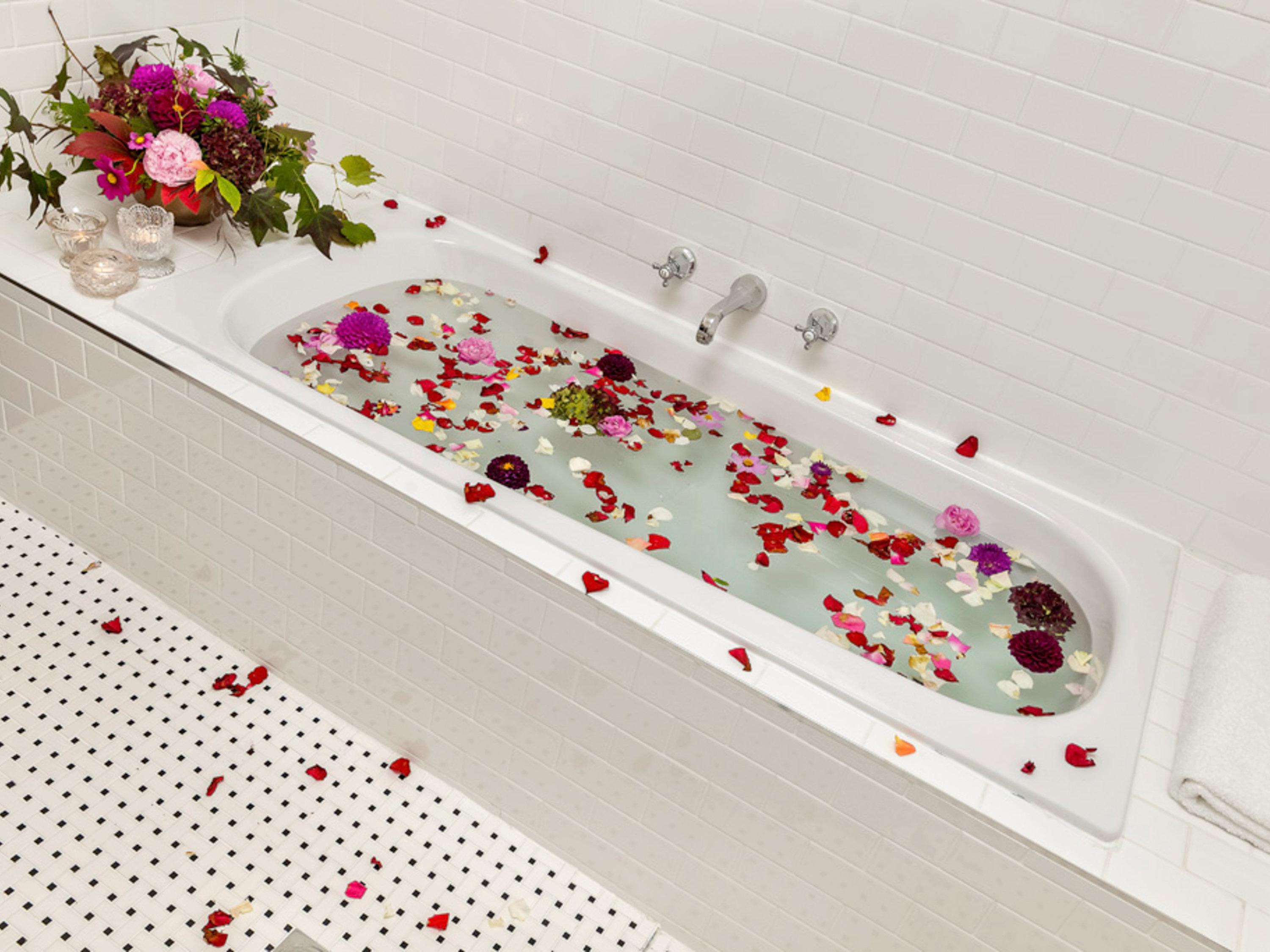 Family Room Queen Size Bed