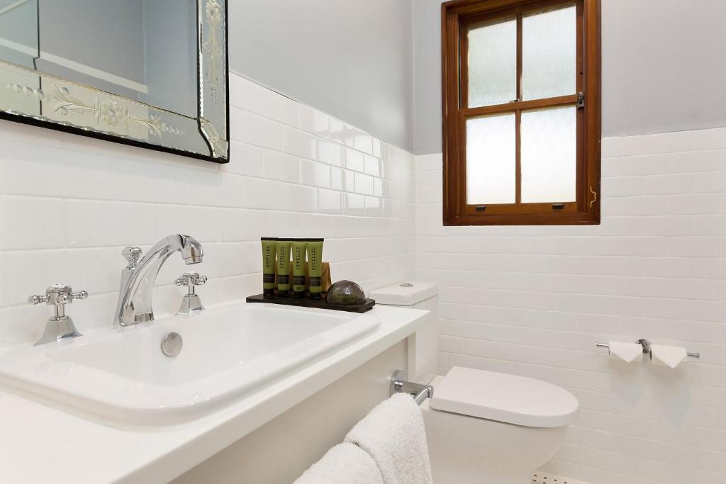 Double Queen Size Bed