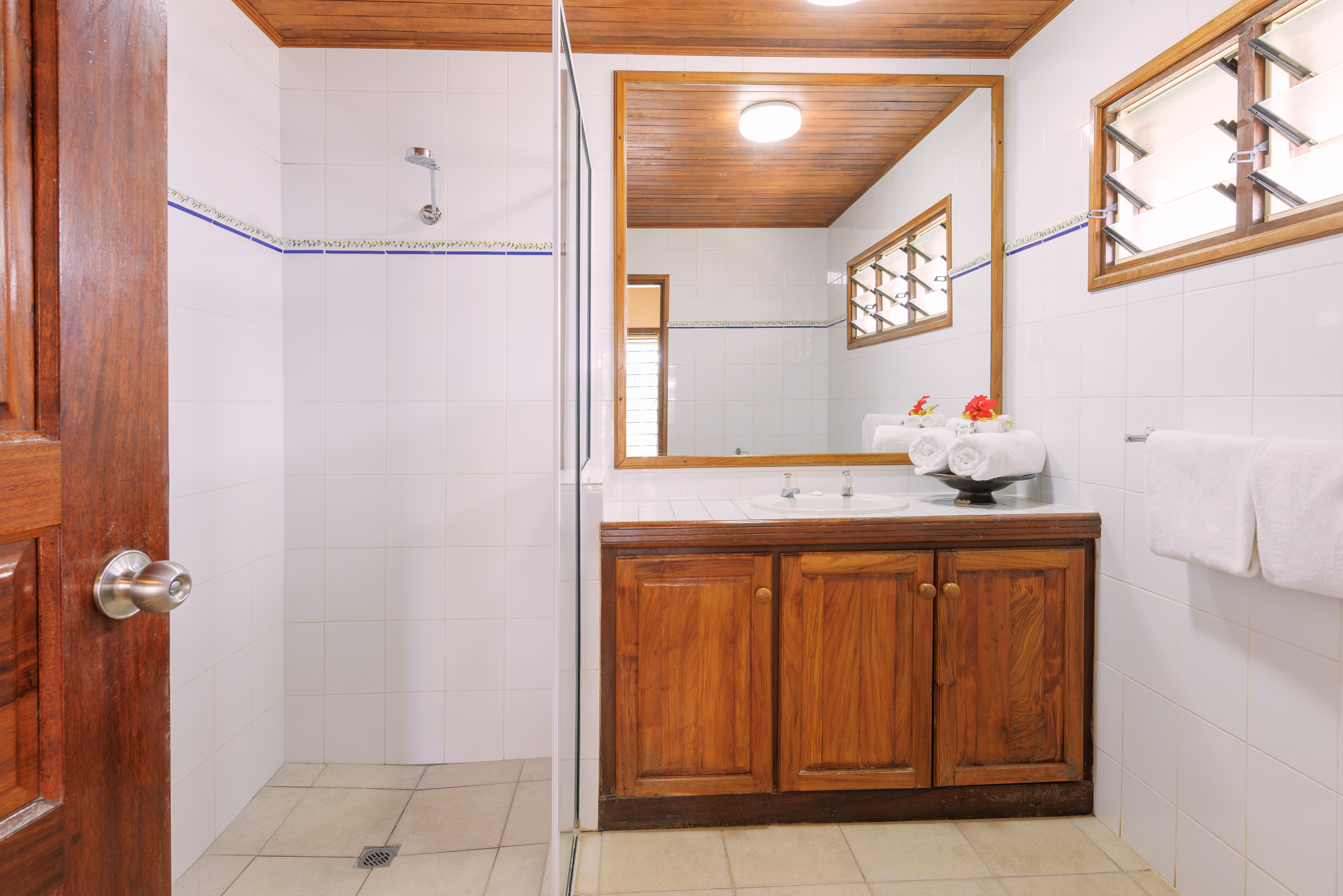 Bungalow Garden View