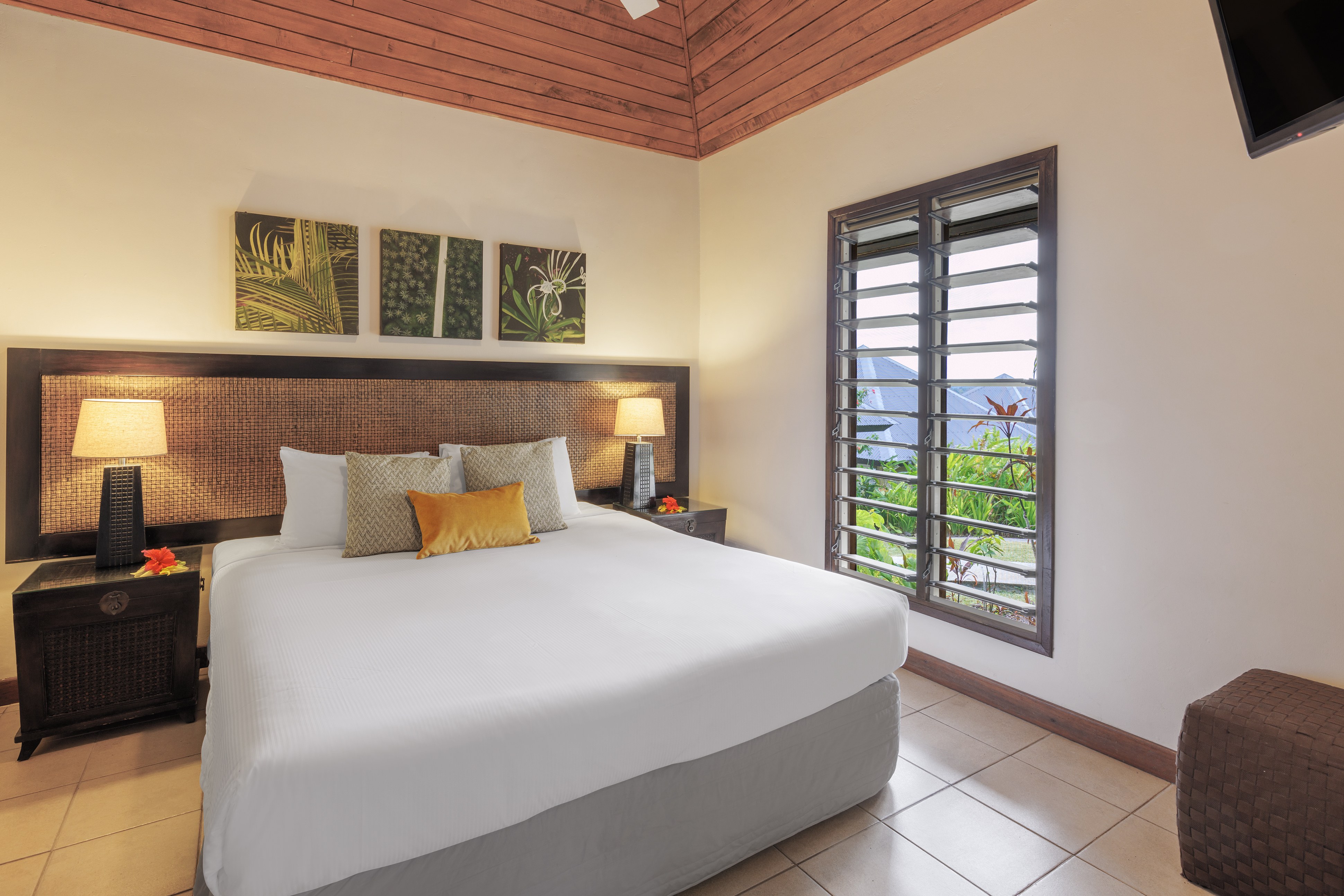 Bungalow Garden View