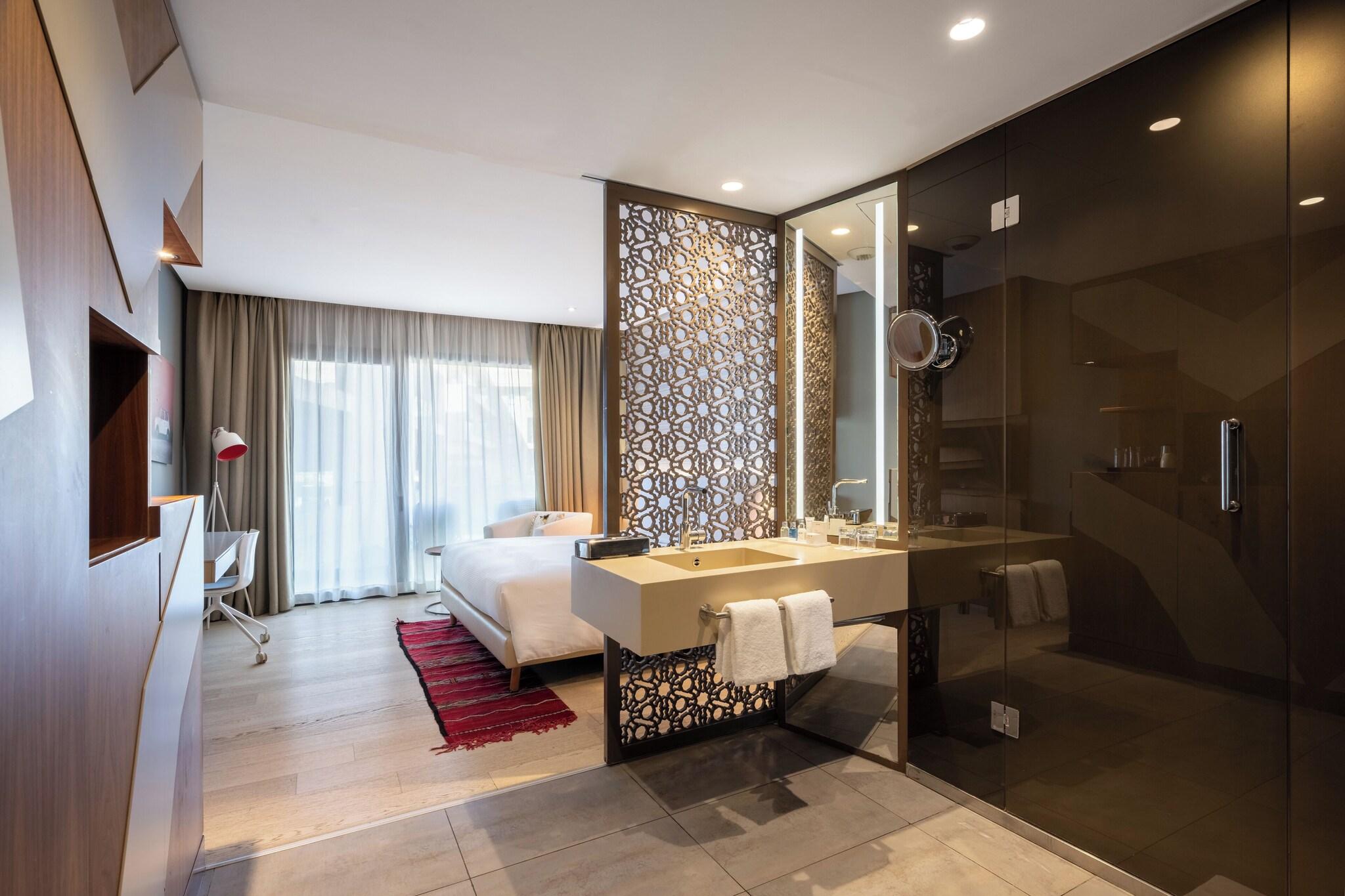 Double Superior King Bed