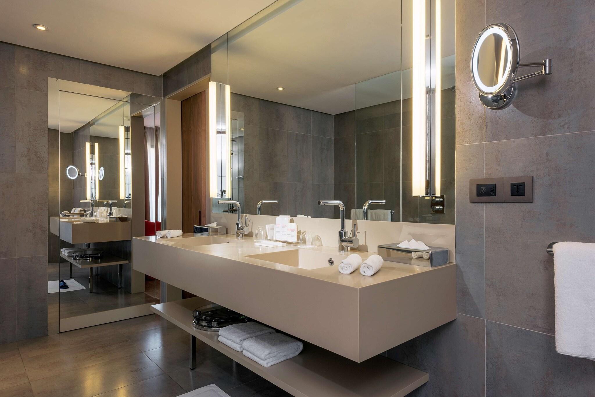 Double Premium with Views