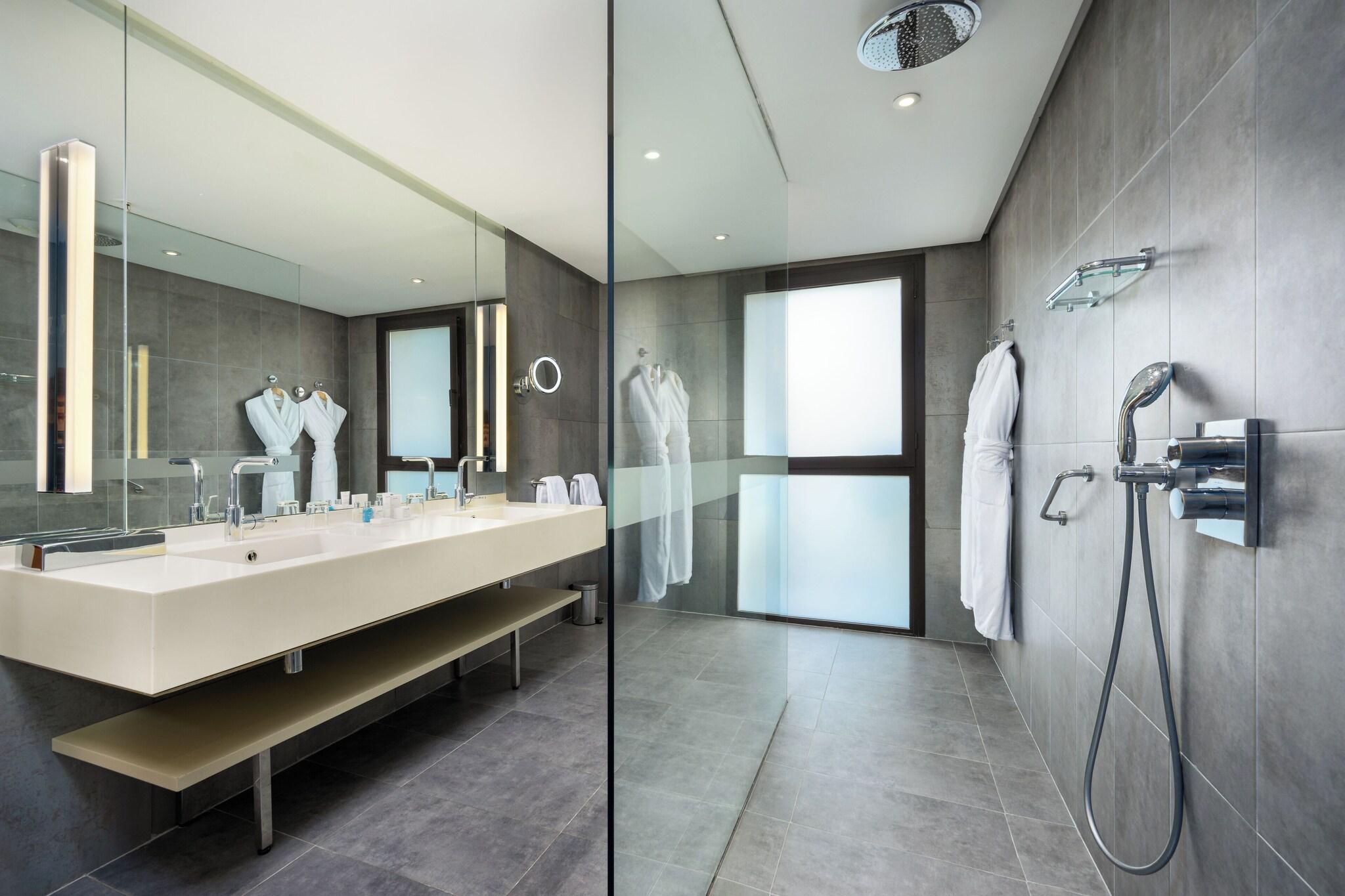 Double Premium with Views