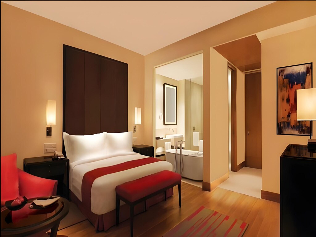 Double Club King Bed