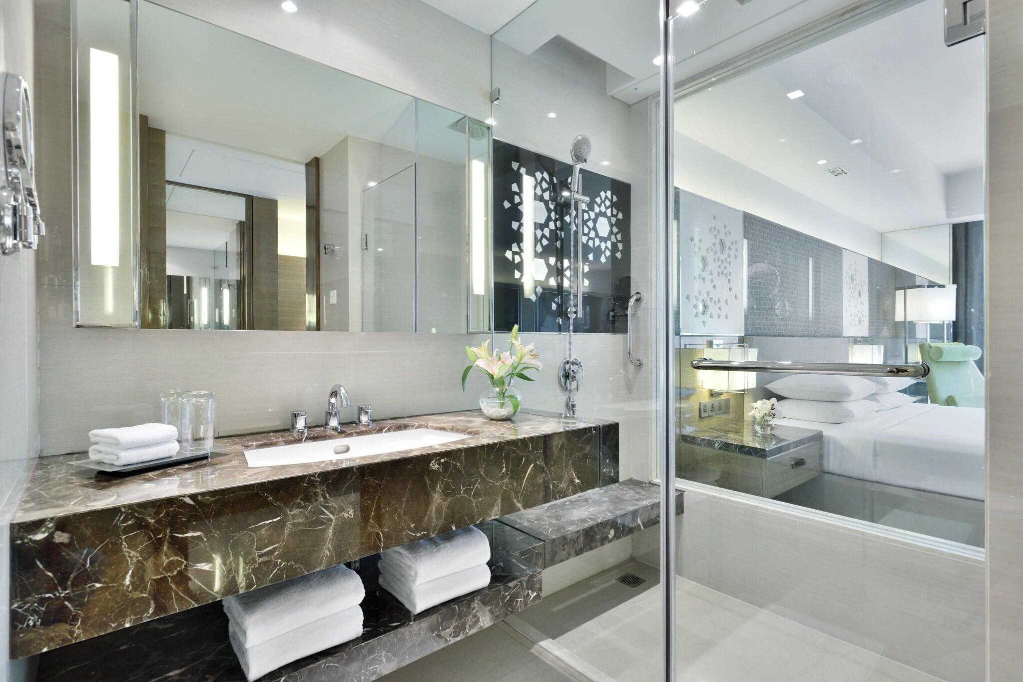 Double King Size Bed