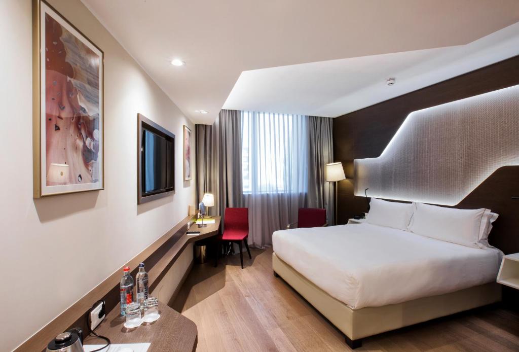 Double Accessible King Size Bed