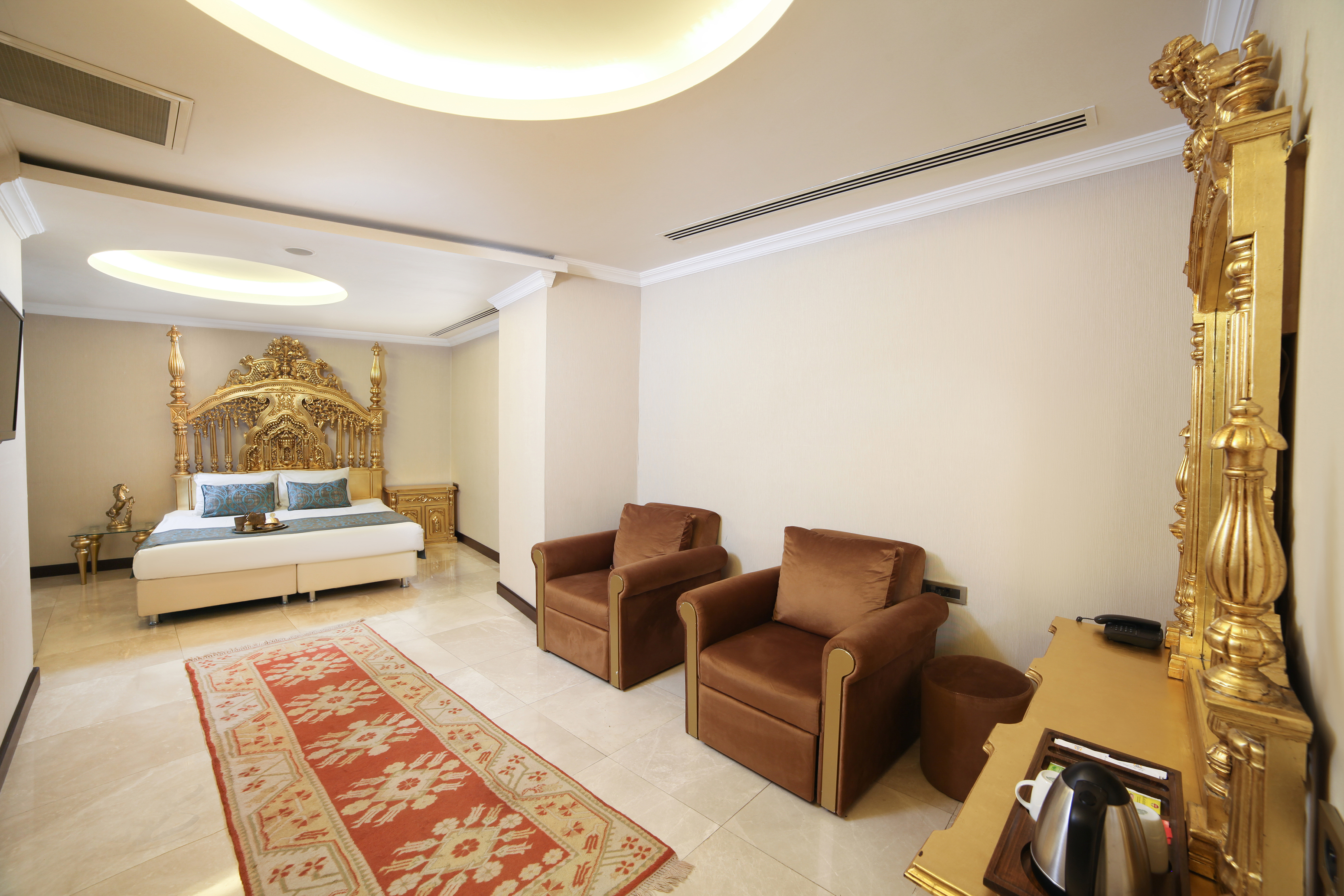 Suite Three Bedrooms Three Bathrooms