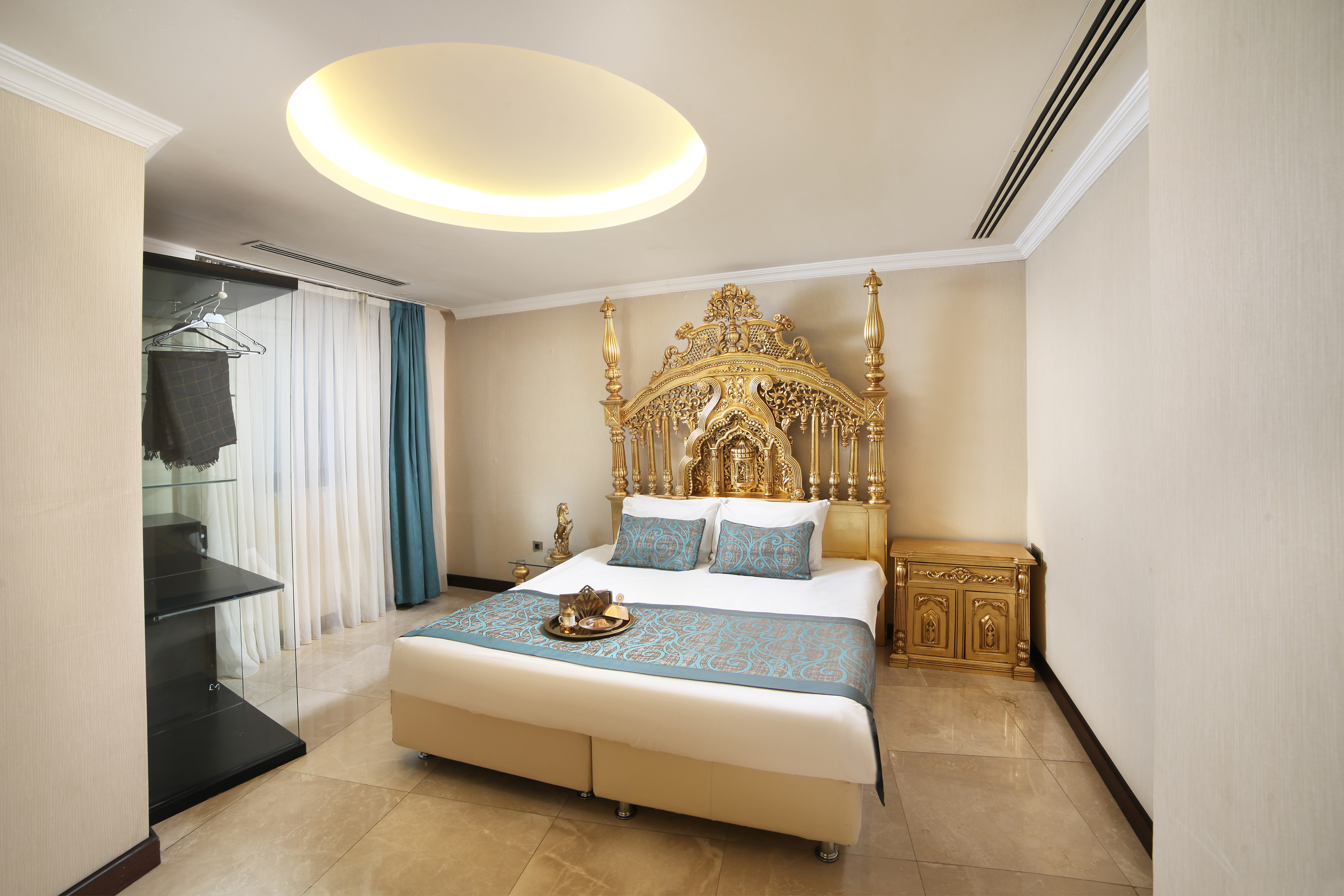 Suite Three Bedrooms Three Bathrooms