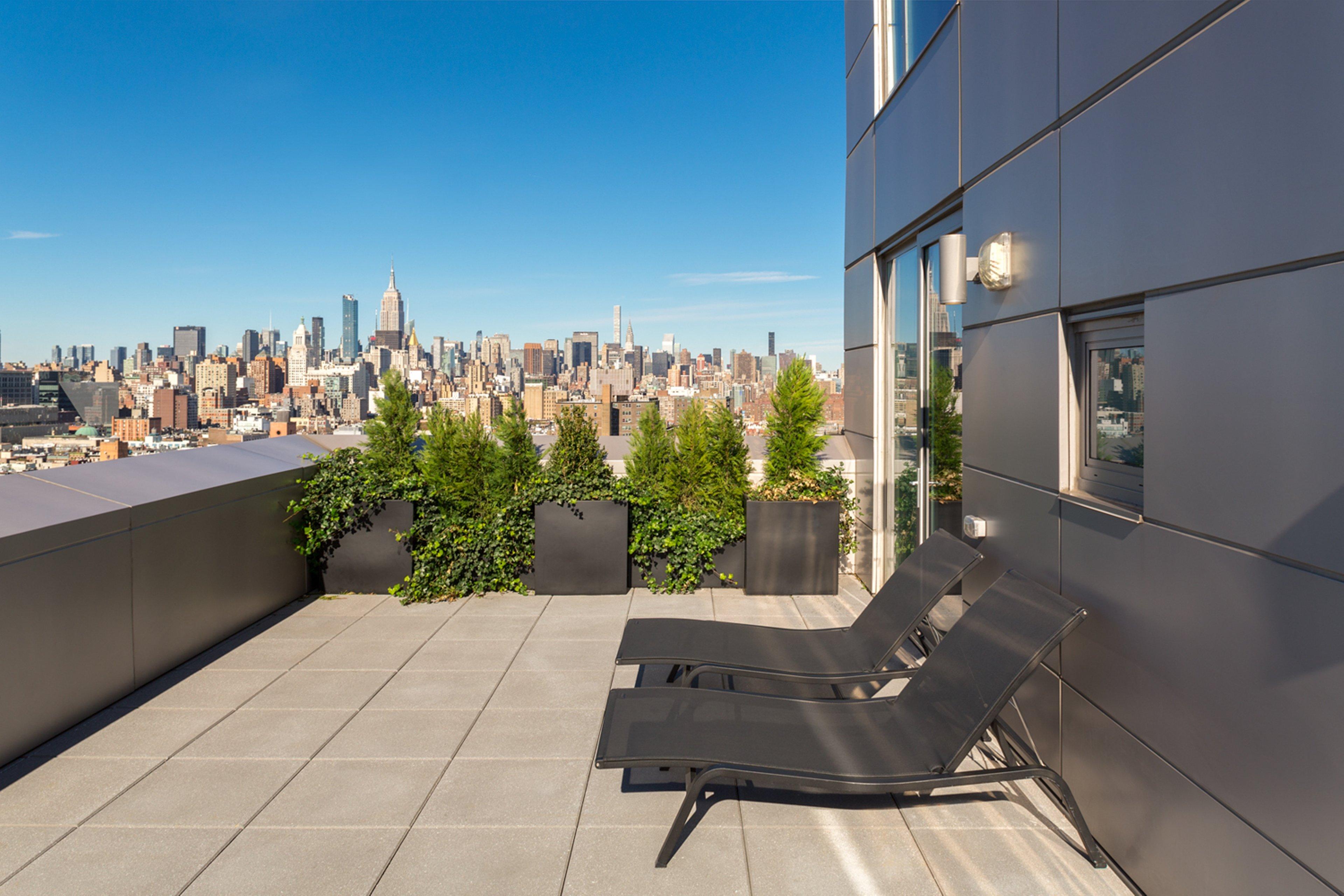 Suite City View King Bed