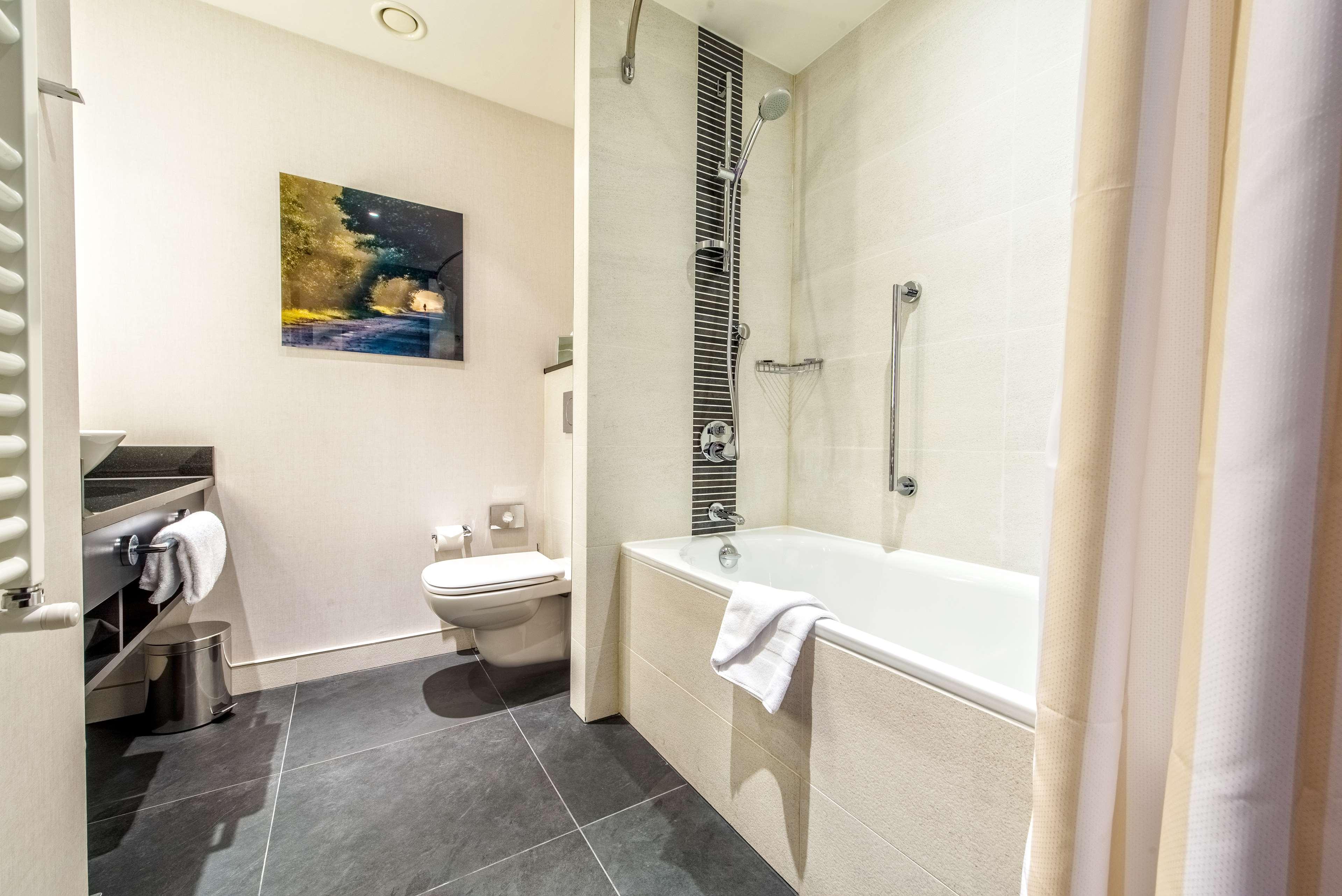 Double Queen Size Bed