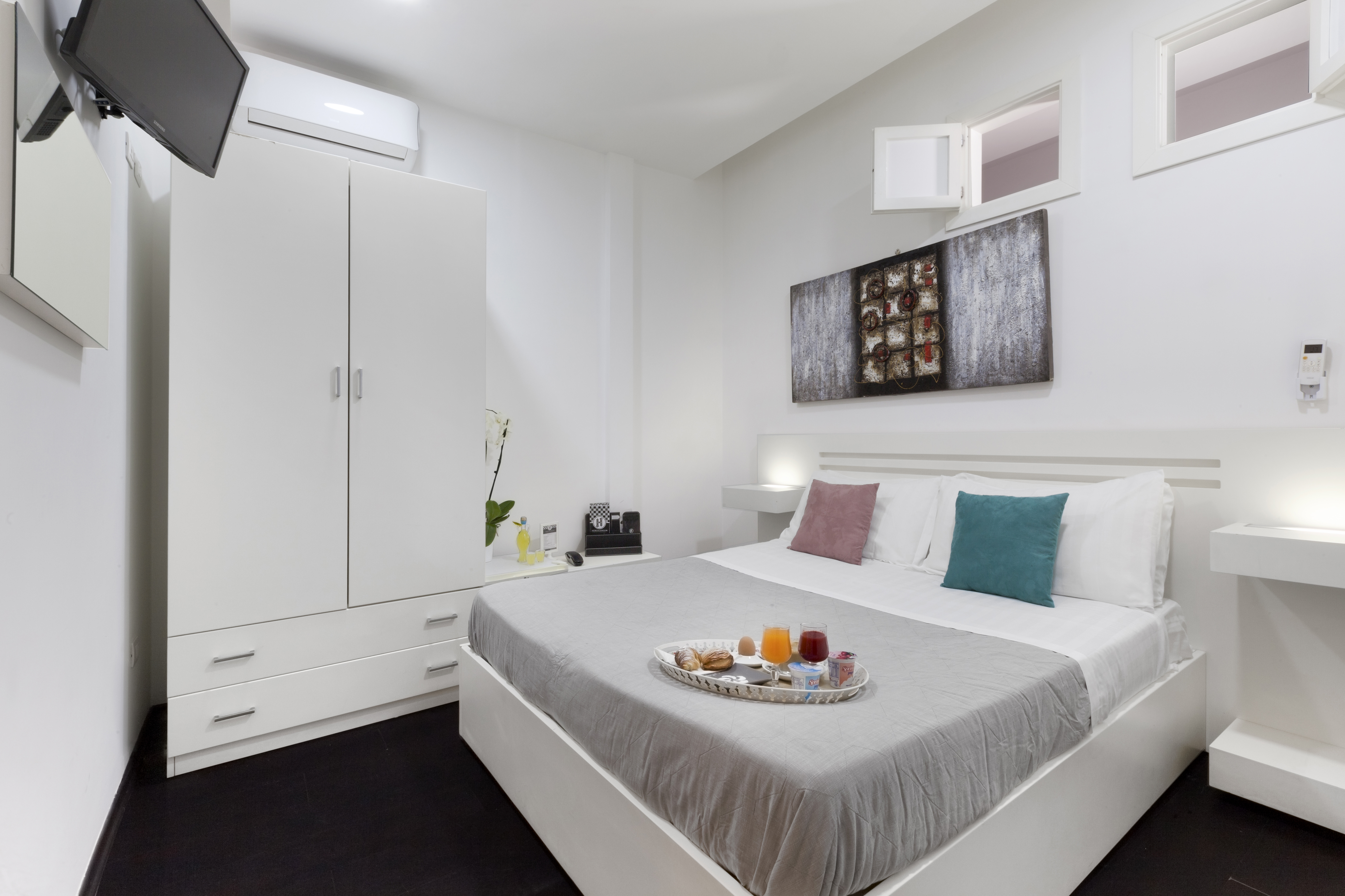 Double or Twin with Double Bed