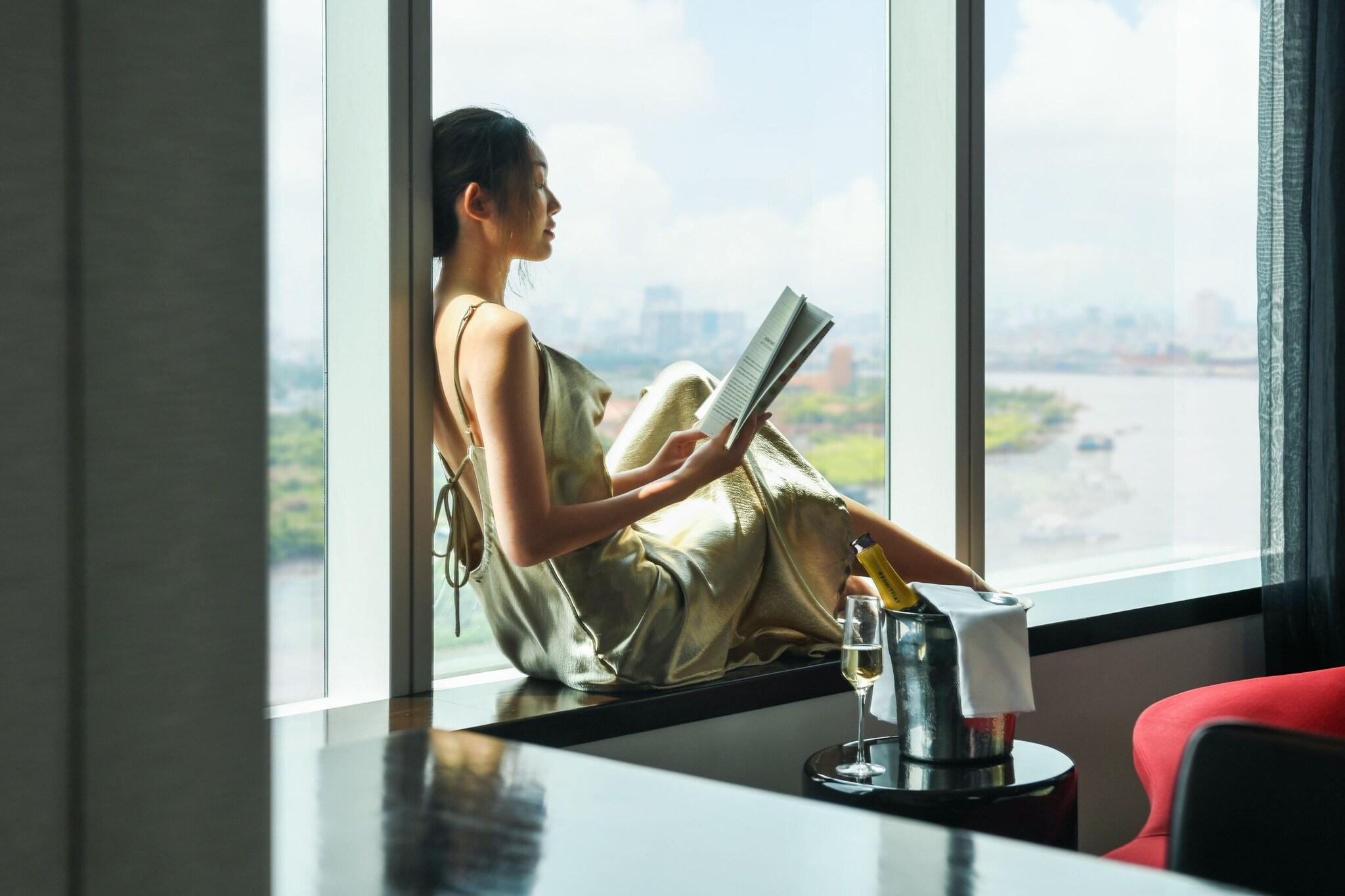 Apartment Club with Views