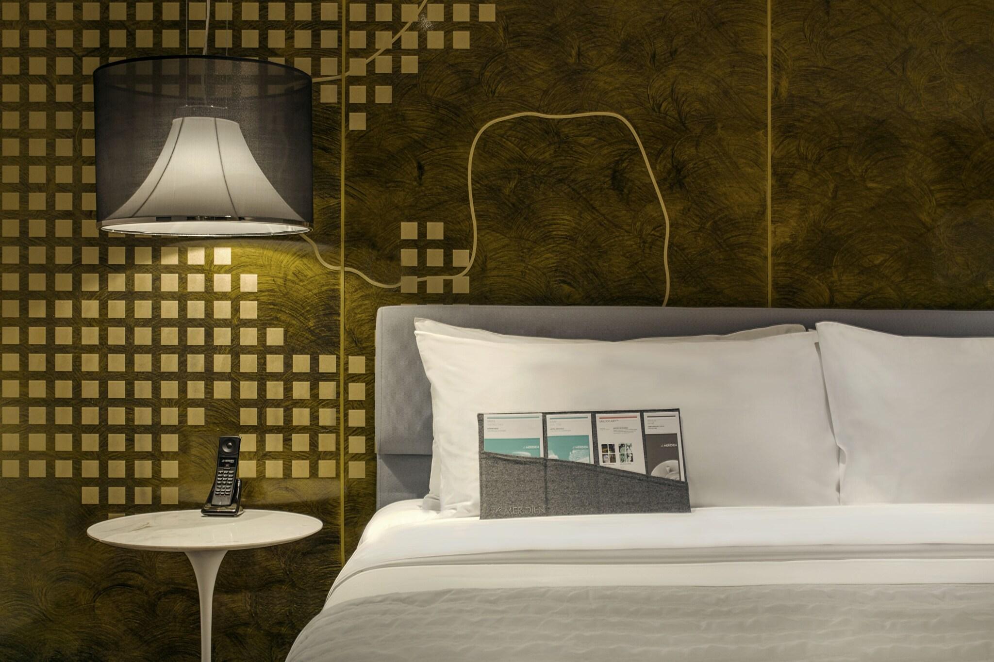 Studio Club King Bed