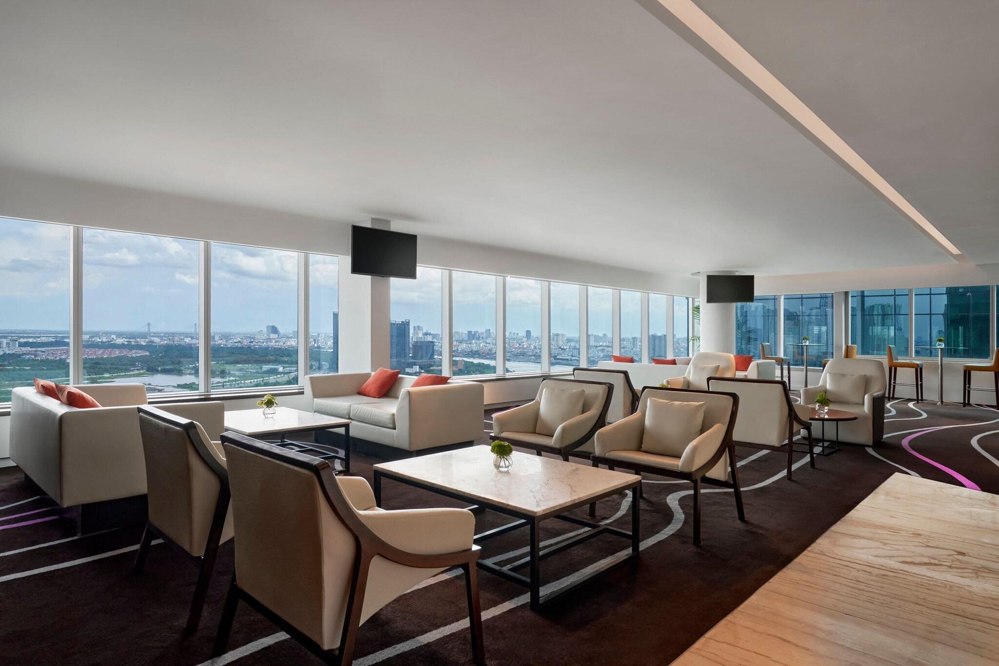 Quadruple Club with Views