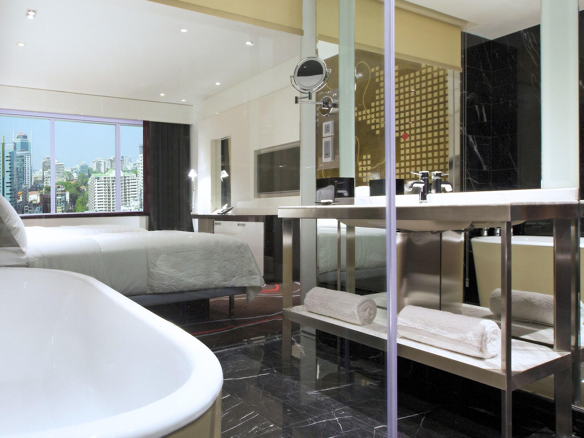 Double Club King Bed