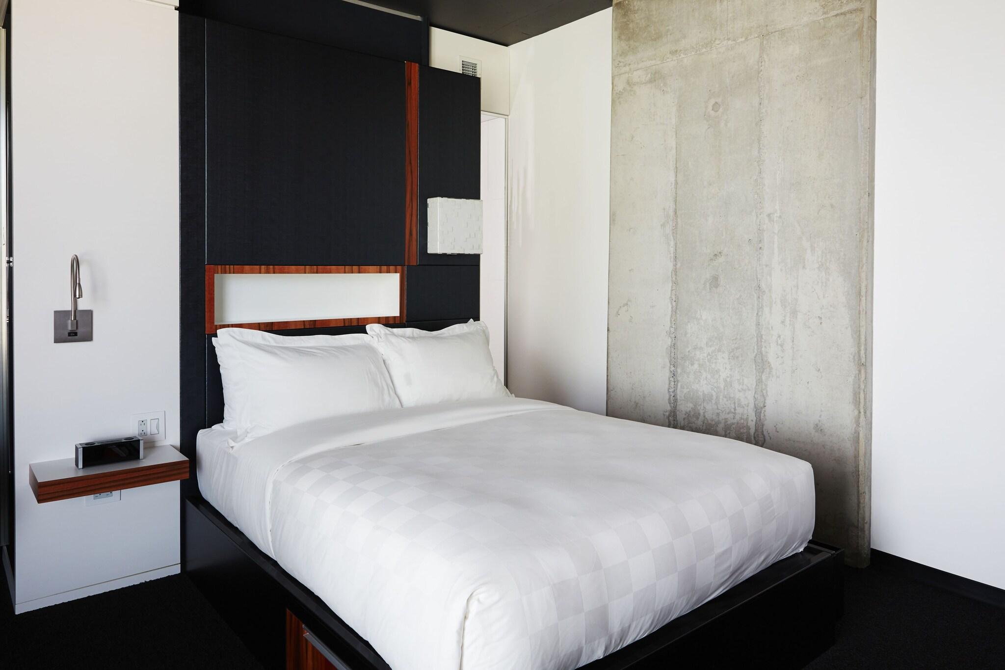 Double Superior Queen Bed