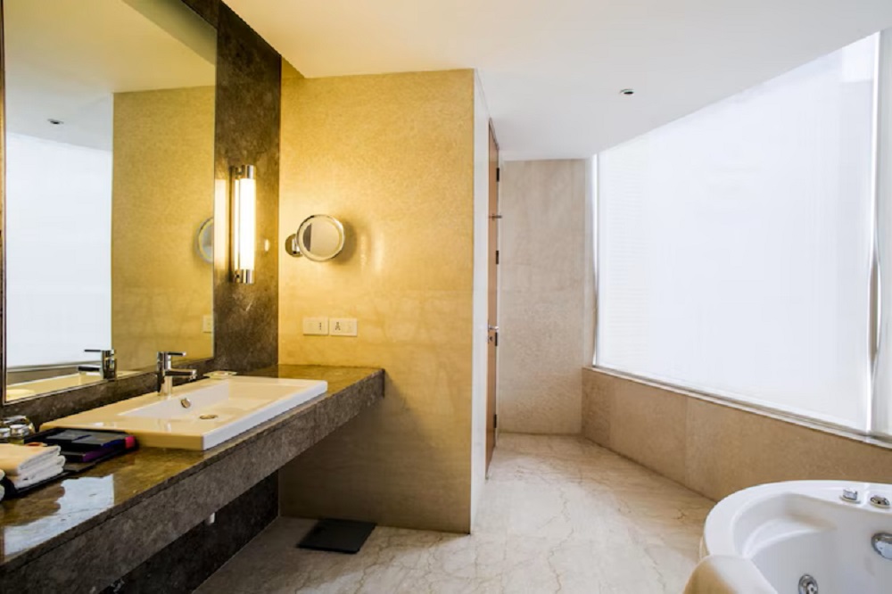 Studio King Size Bed