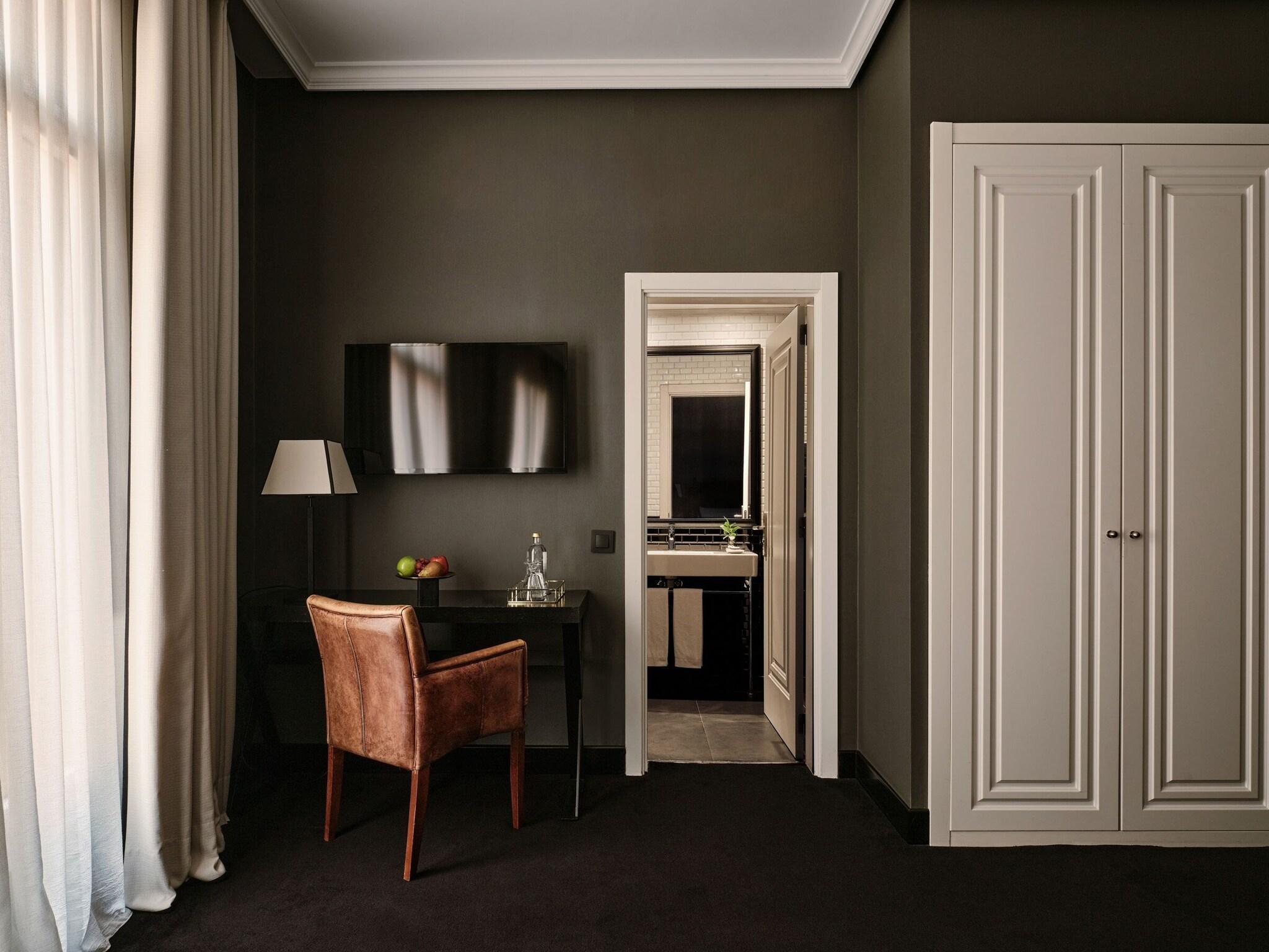 Quadruple Classic King Bed