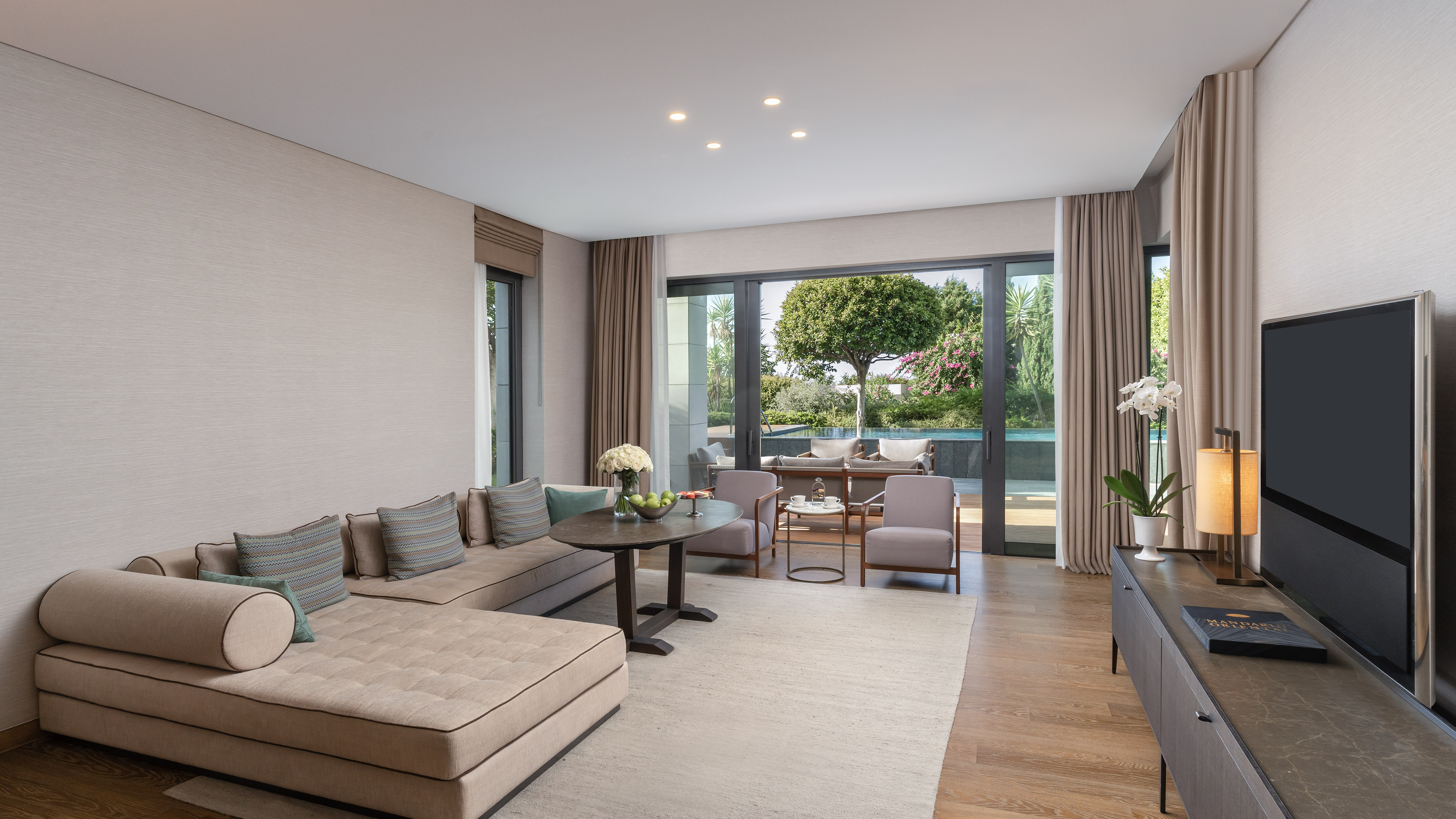 Apartment Three Bedrooms with Private Pool