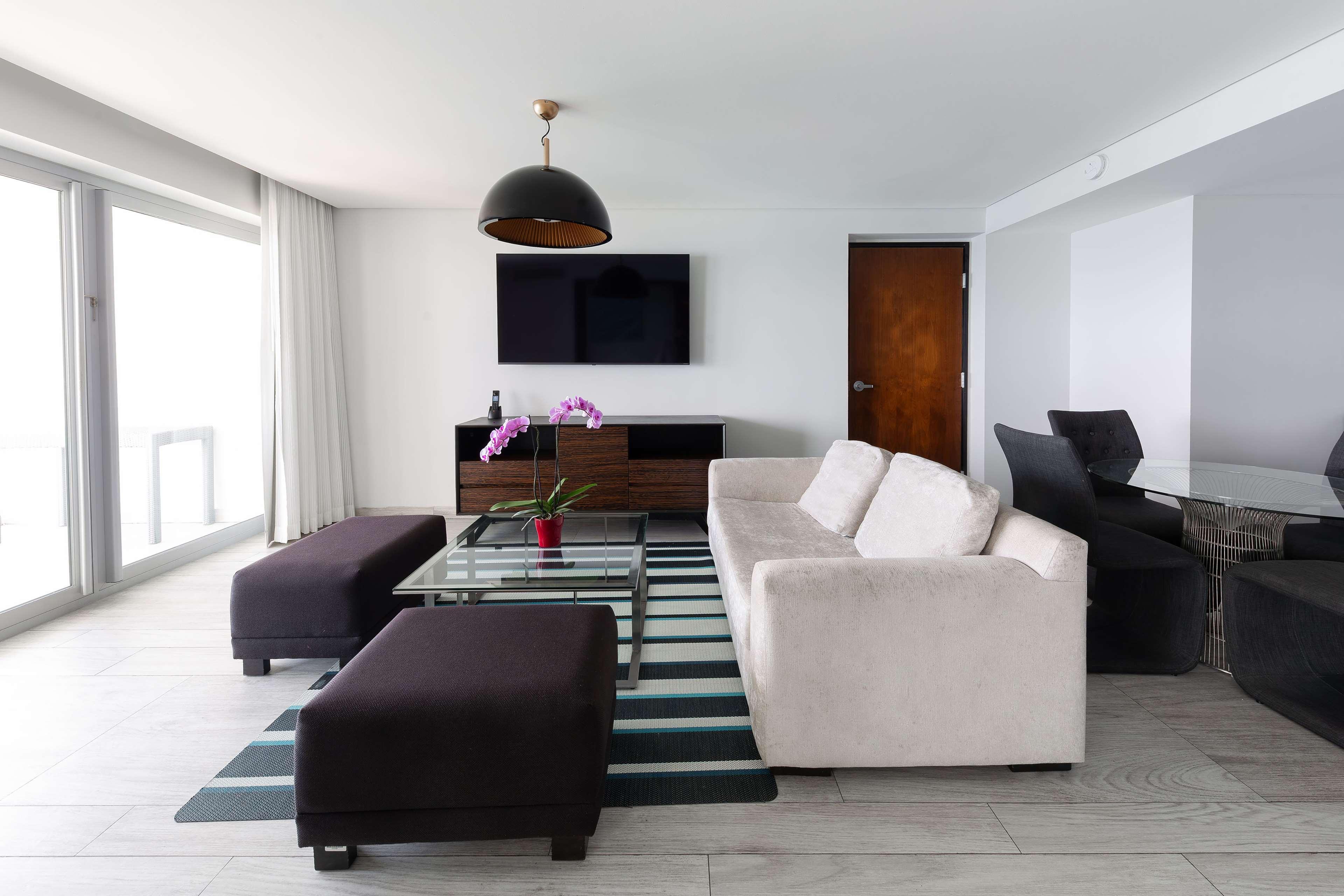 Suite Ocean Front King Bed