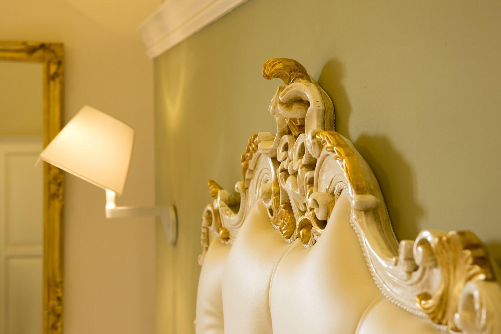 Double Superior King Bed