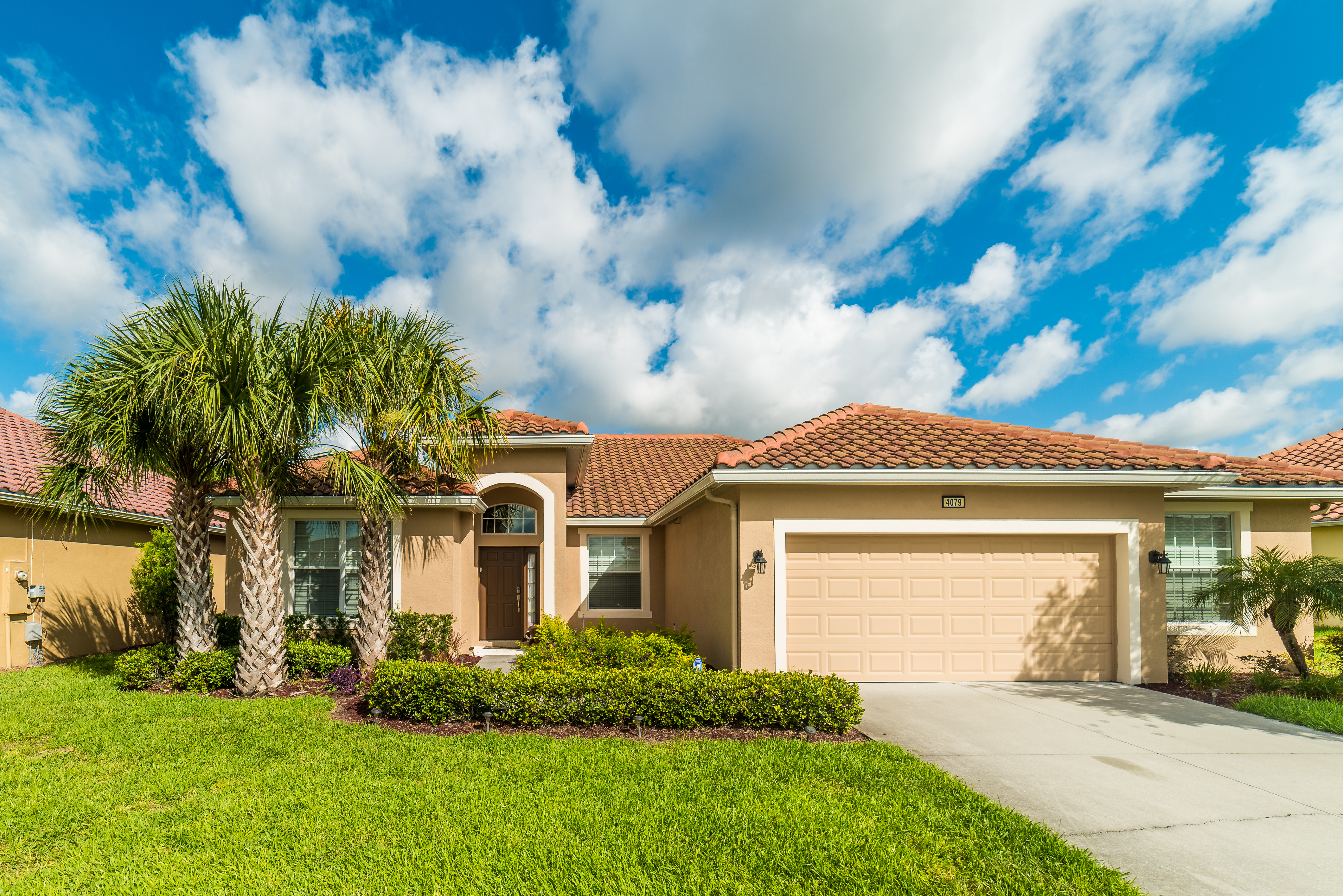 Home Five Bedrooms with Private Pool