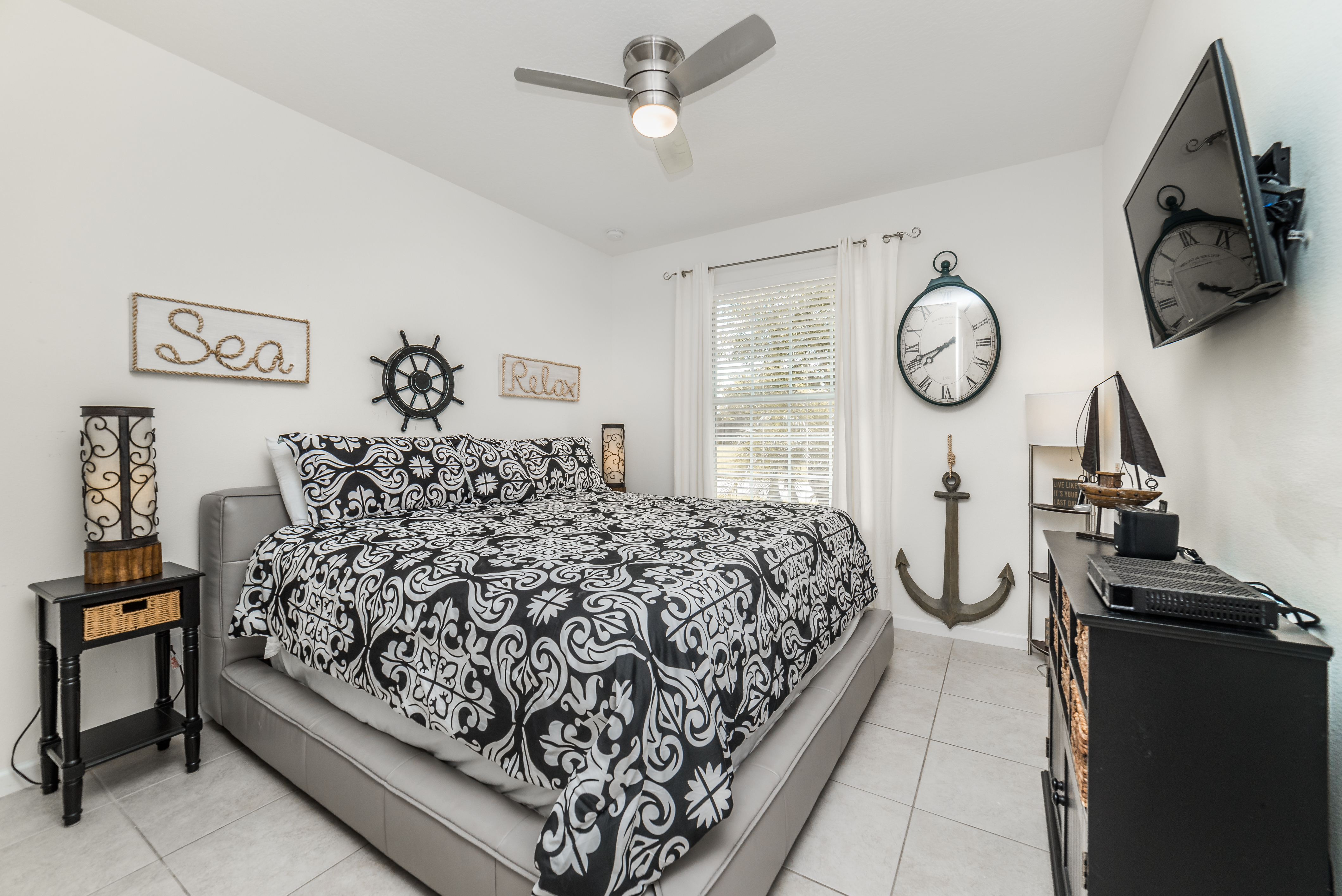 Home Five Bedrooms with Private Pool