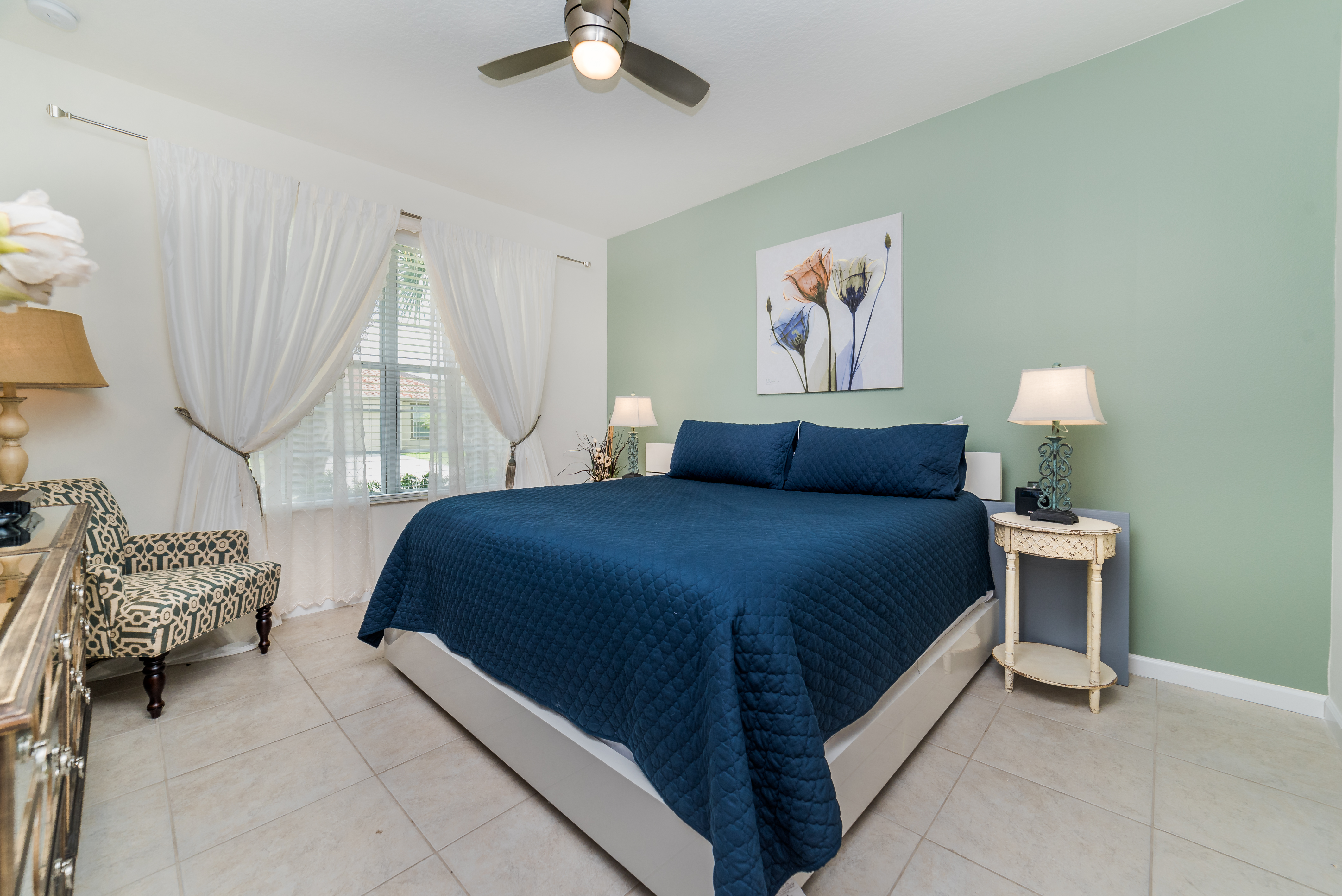 Home Five Bedrooms with Private Pool