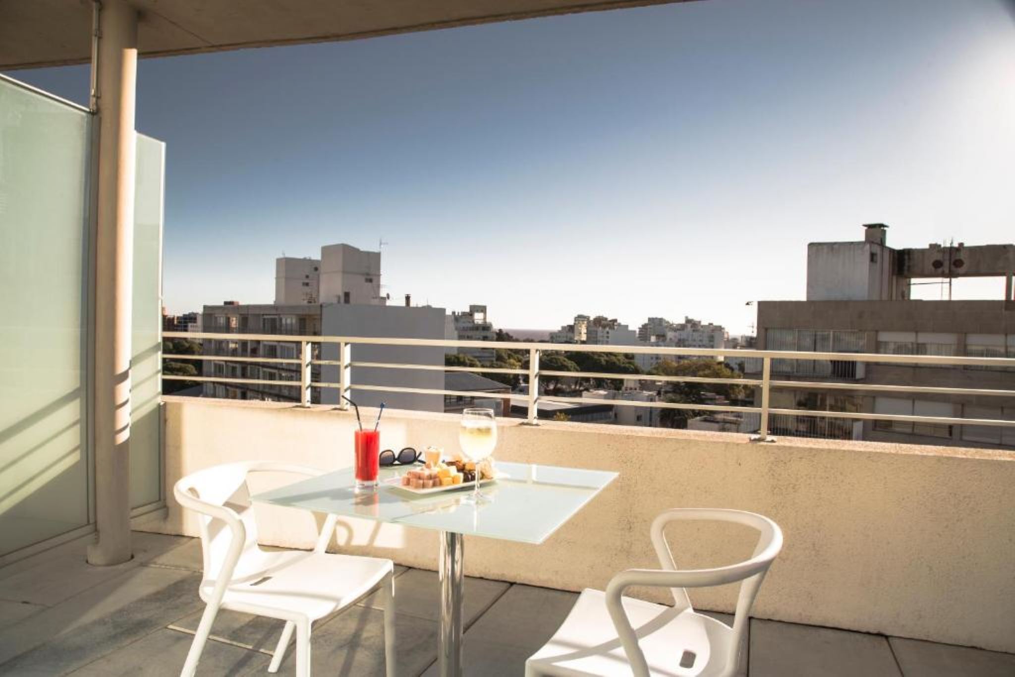 Double Deluxe One Bed