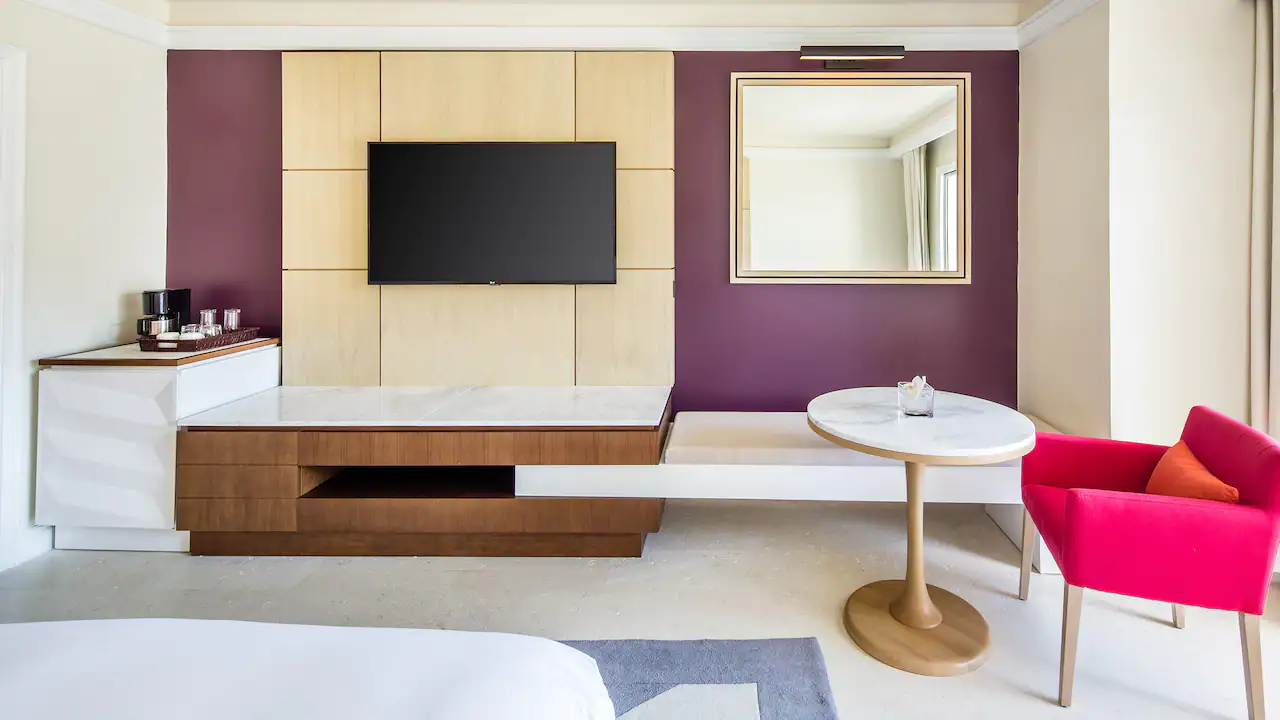 Double Deluxe King Bed