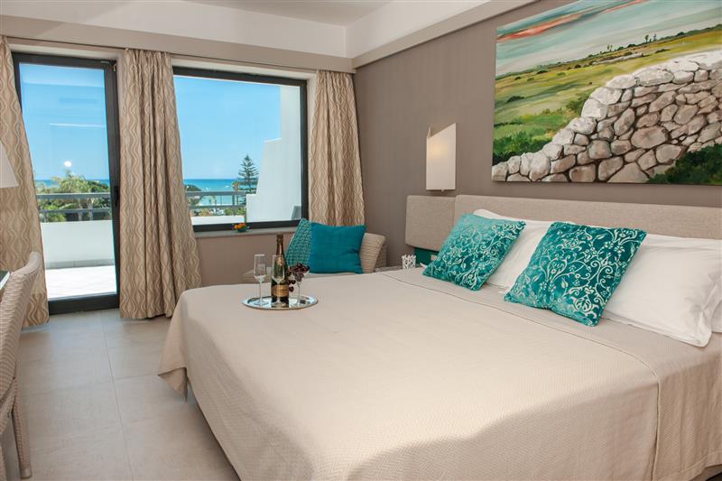 Double or Twin Superior Side Sea View