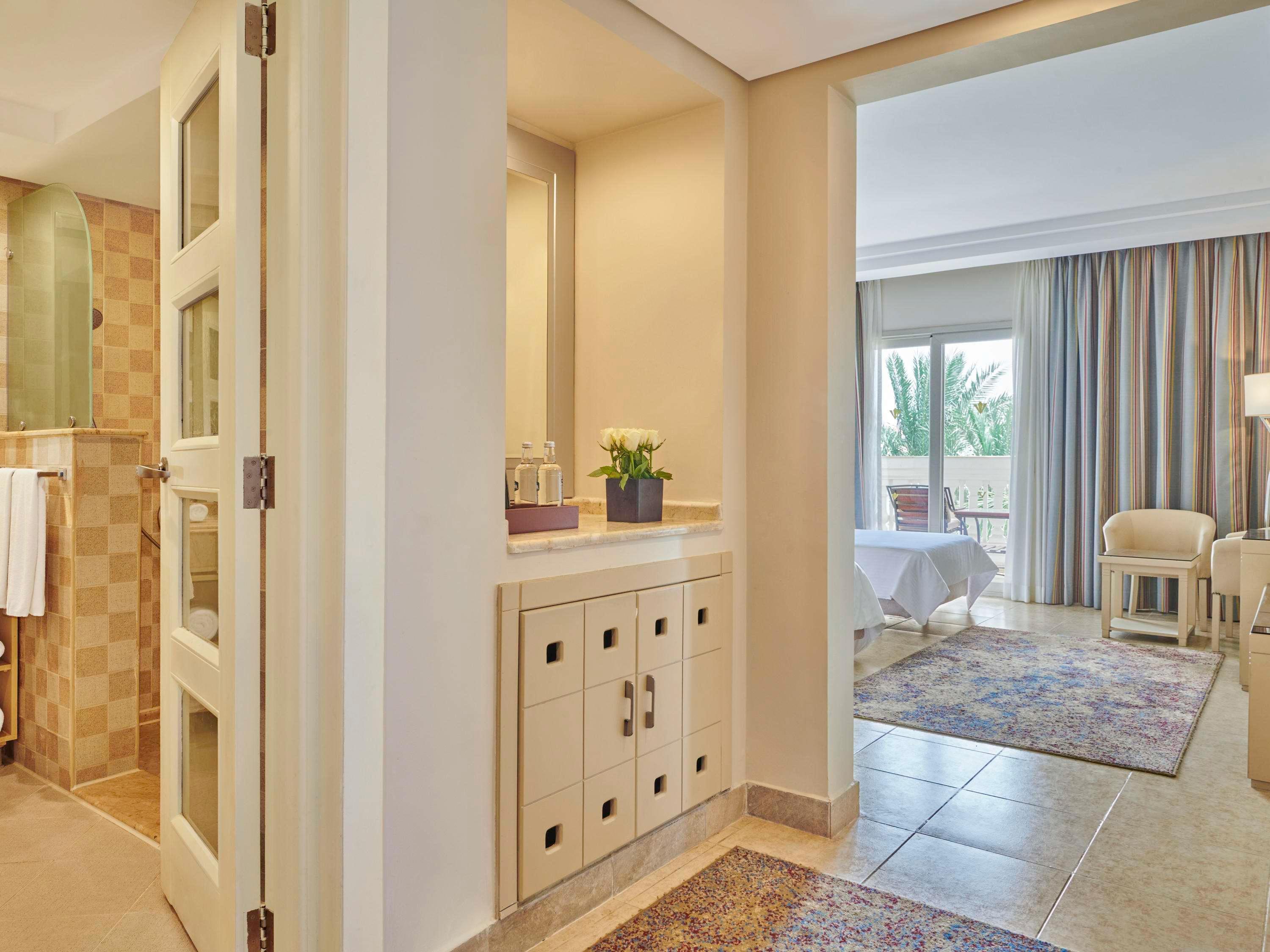 Double Deluxe King Bed