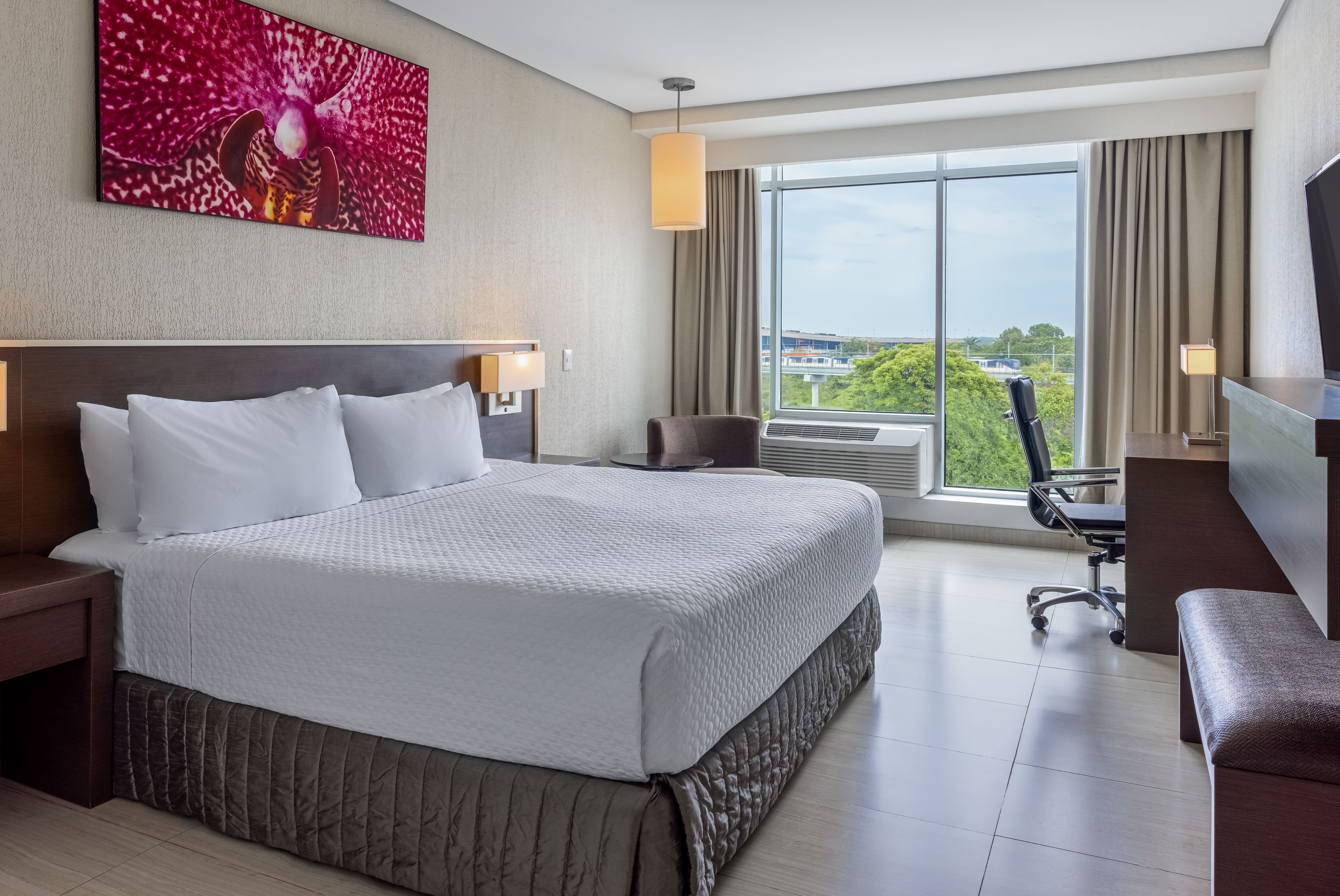 Double Pool View King Bed