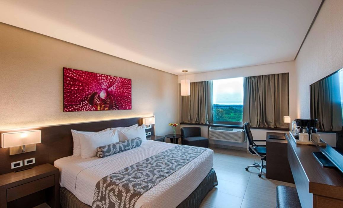 Double Deluxe King Bed