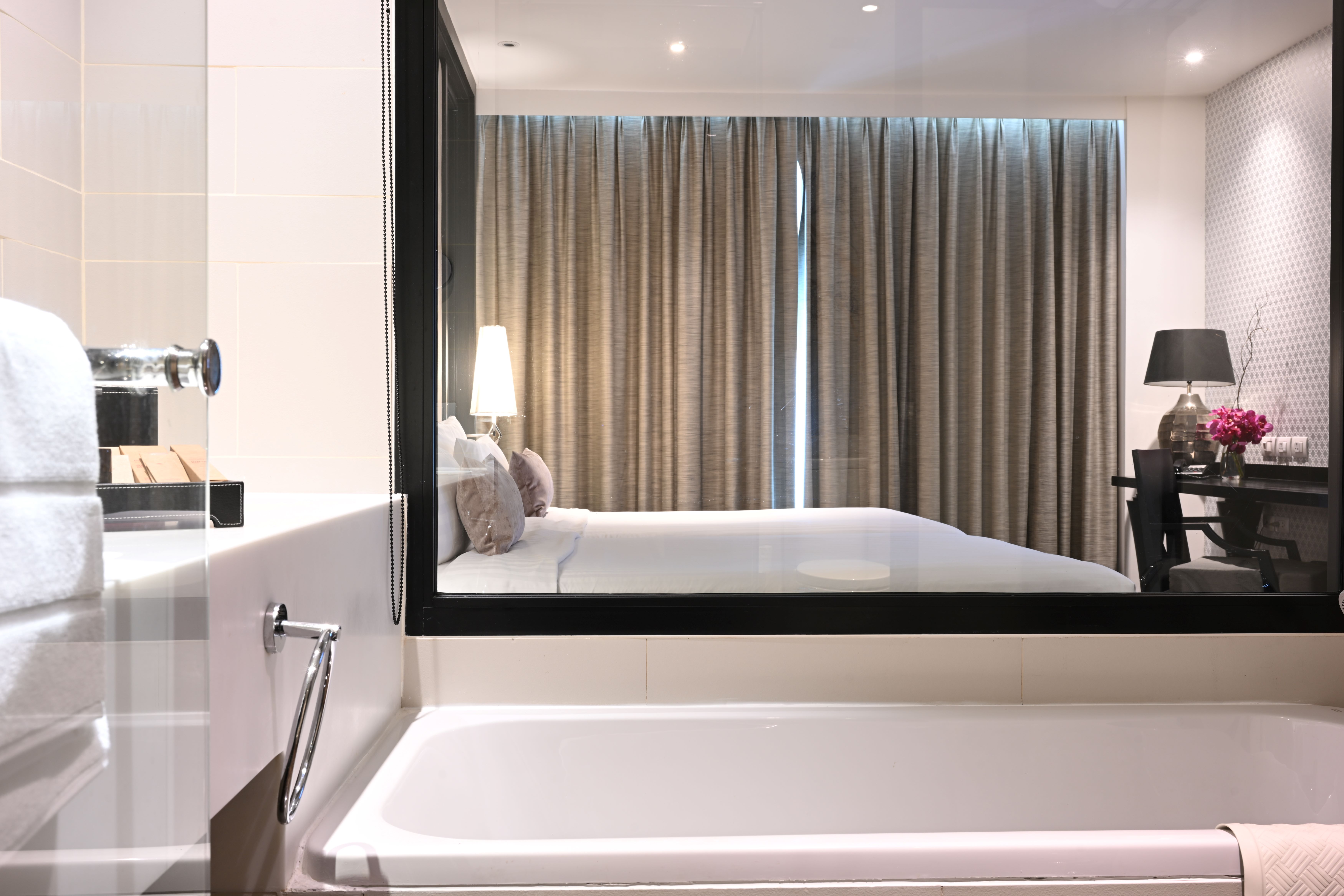 Twin Deluxe Executive