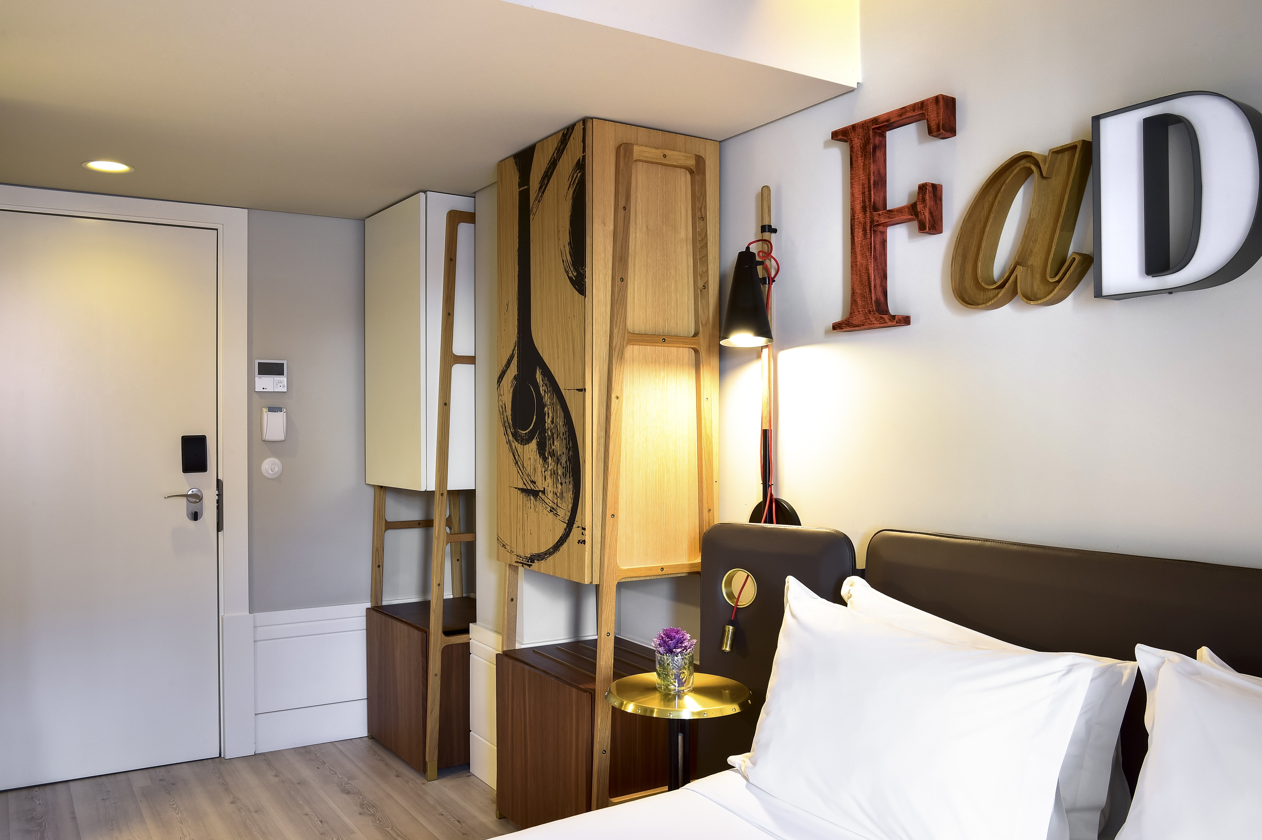 Twin Classic City View