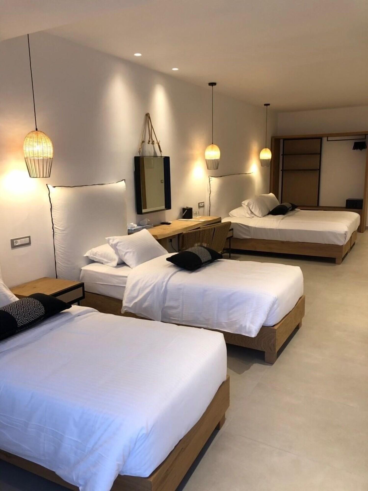 Quadruple Deluxe Sea View